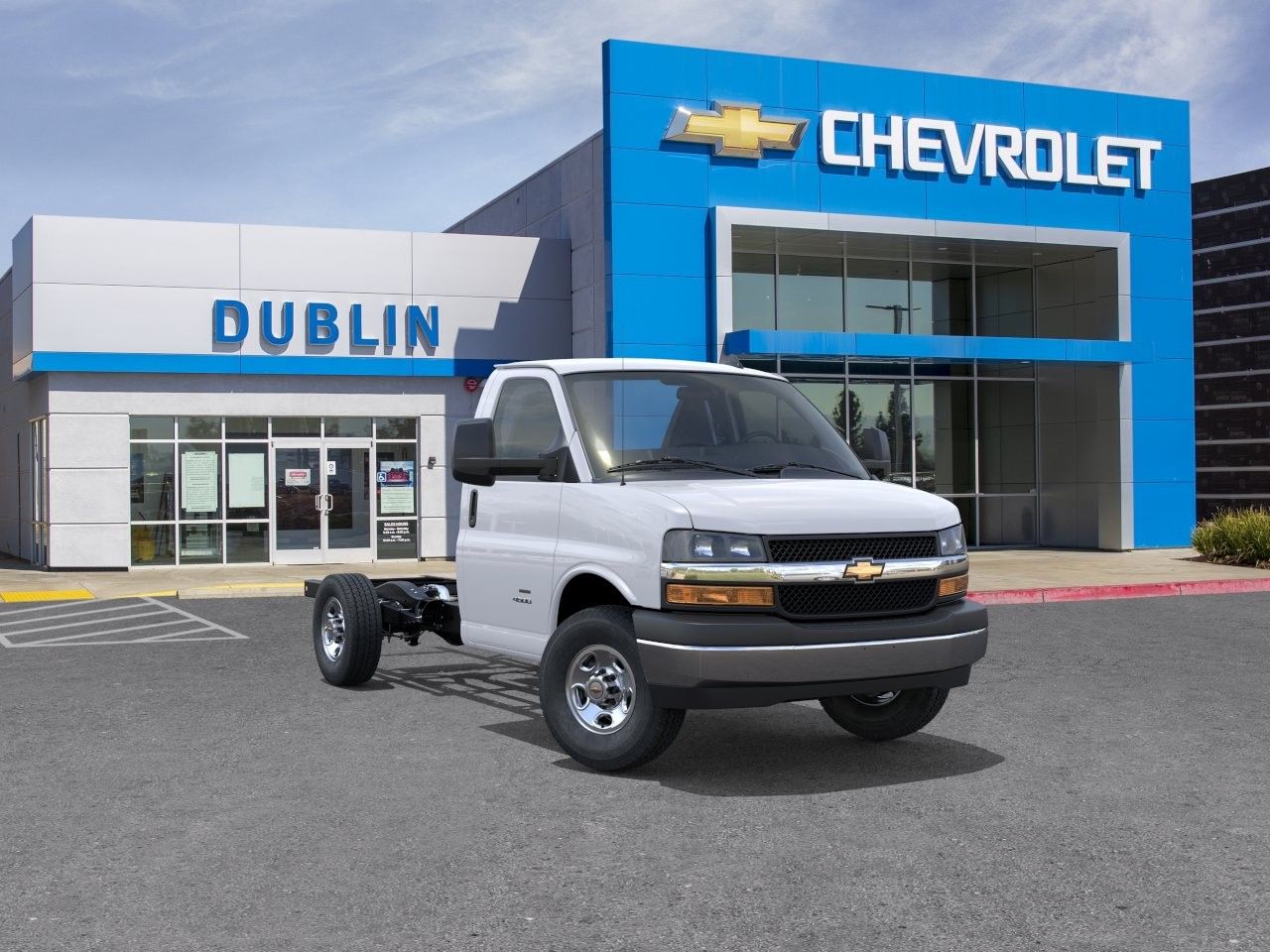 Summit White 2025 Chevrolet Express Chassis 3500 Cutaway 139 Van Rear-Wheel Drive 8-Speed Automatic