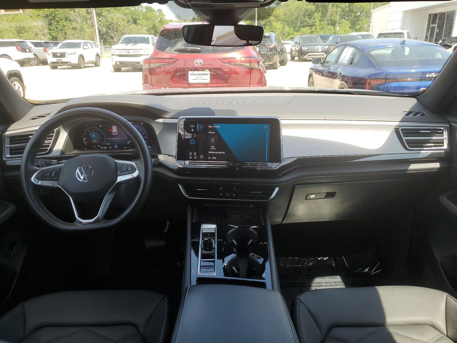 2025 Volkswagen Atlas Cross Sport 2.0T SE w/Technology - 8