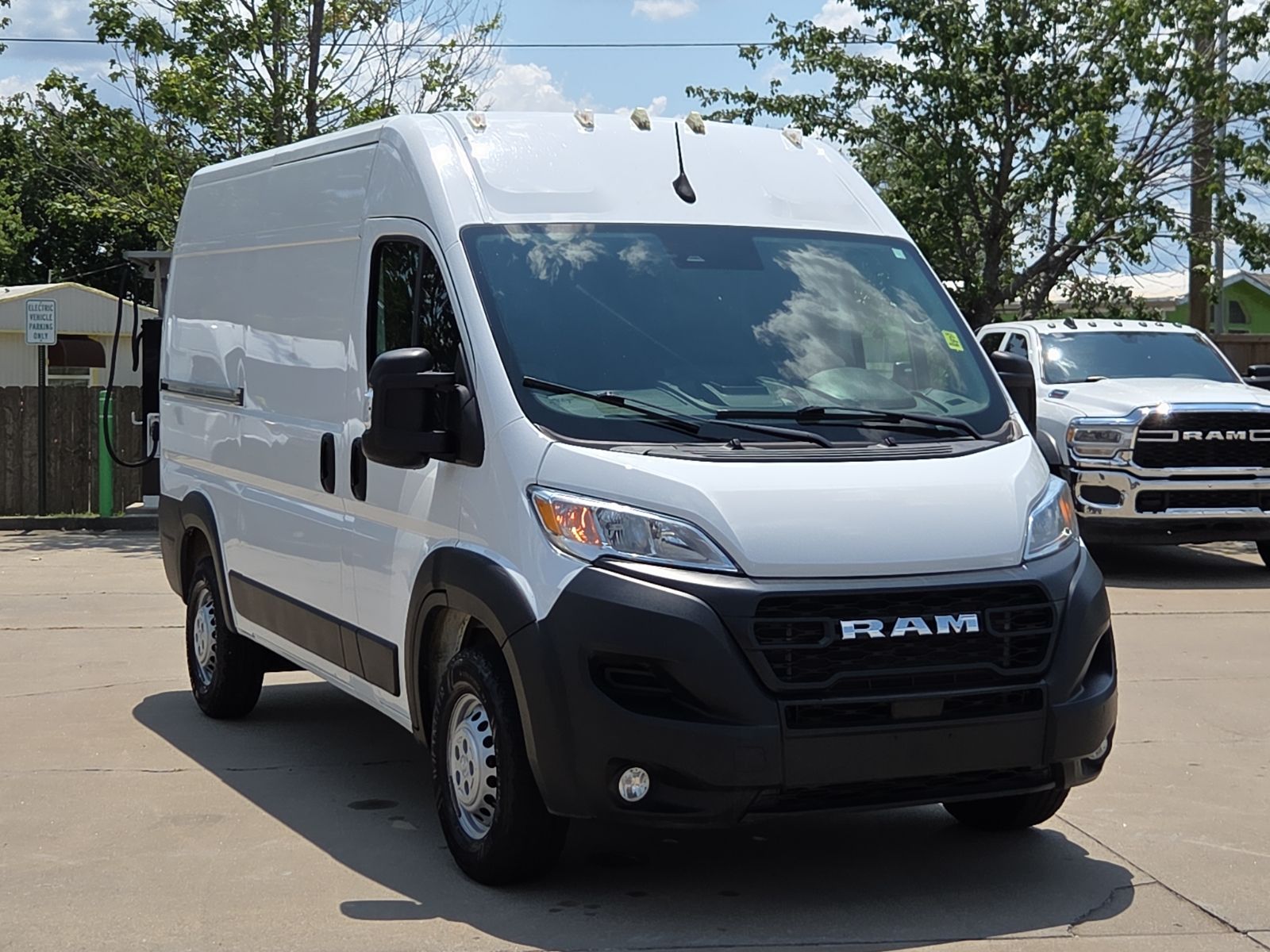 Bright White Clearcoat 2024 RAM ProMaster Van  9-Speed Automatic