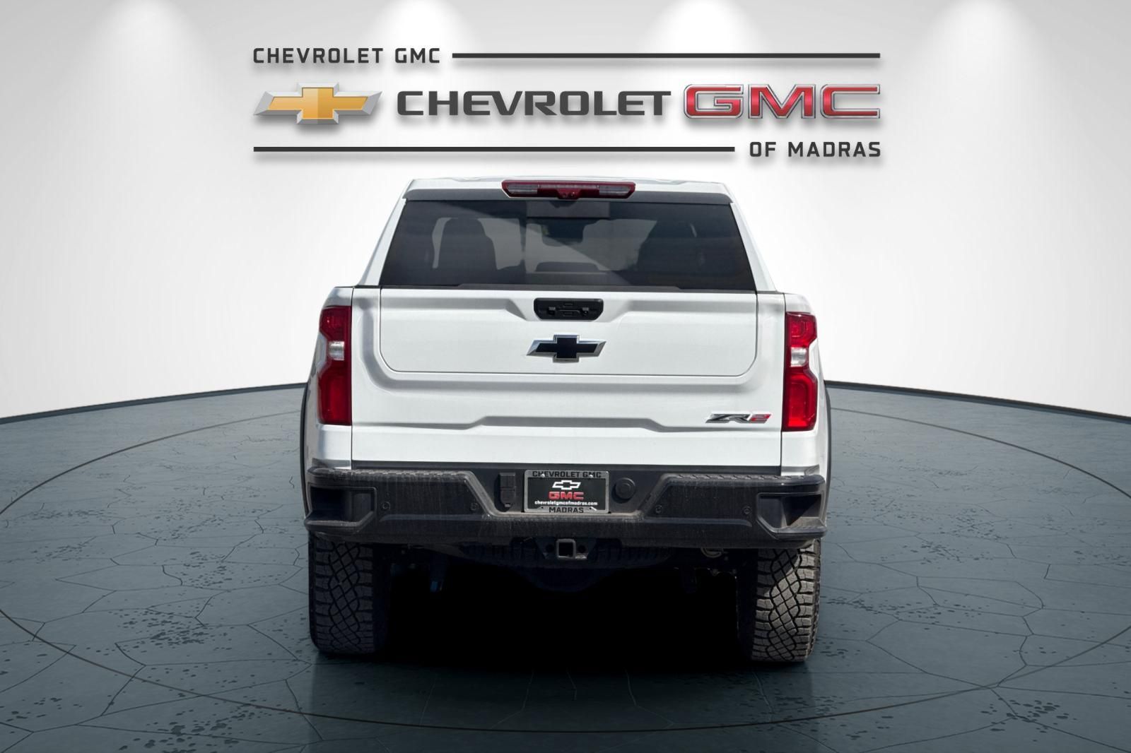 View vehicle photo 4