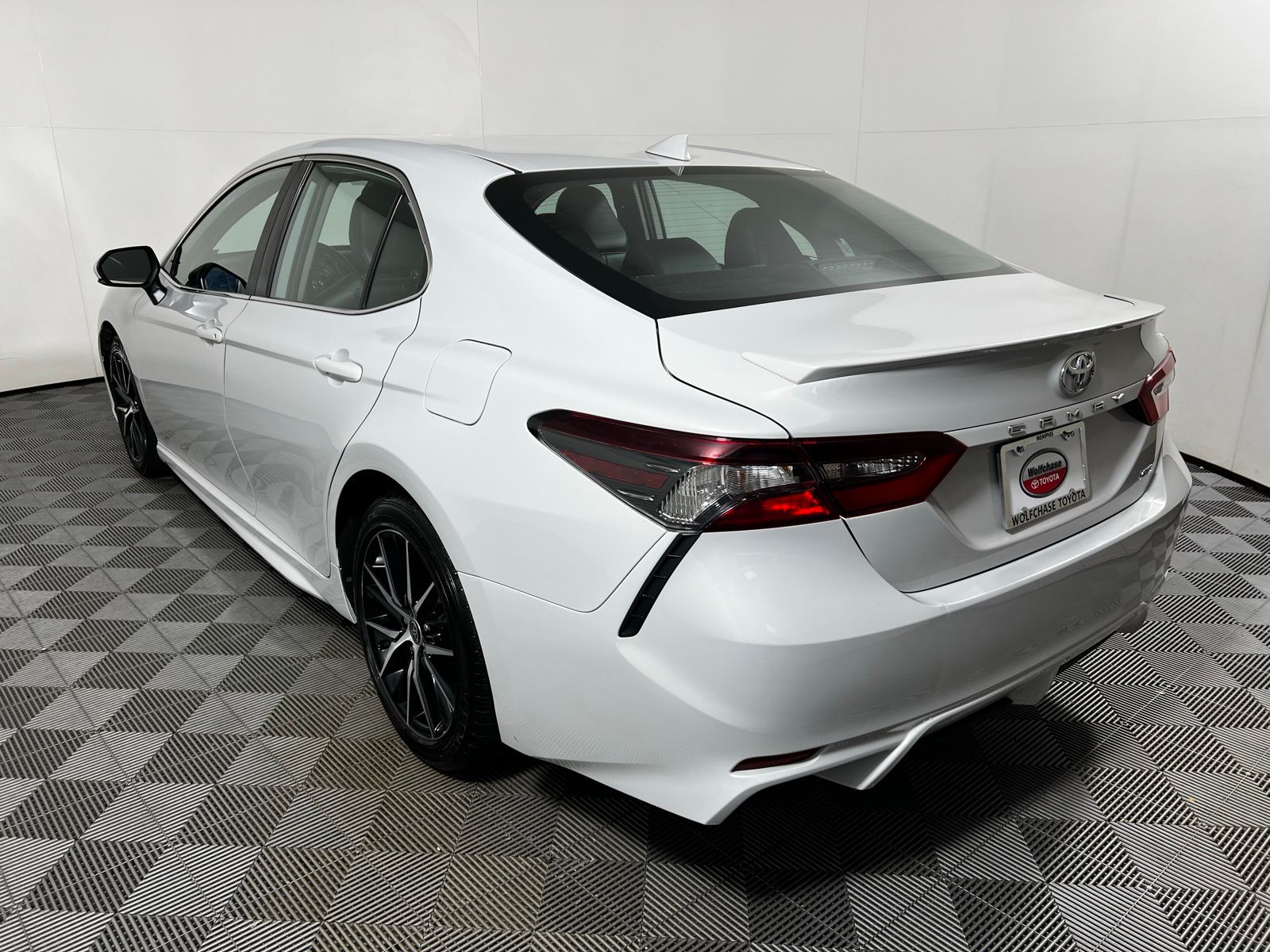 Thumbnail: 2023 Toyota Camry - 4