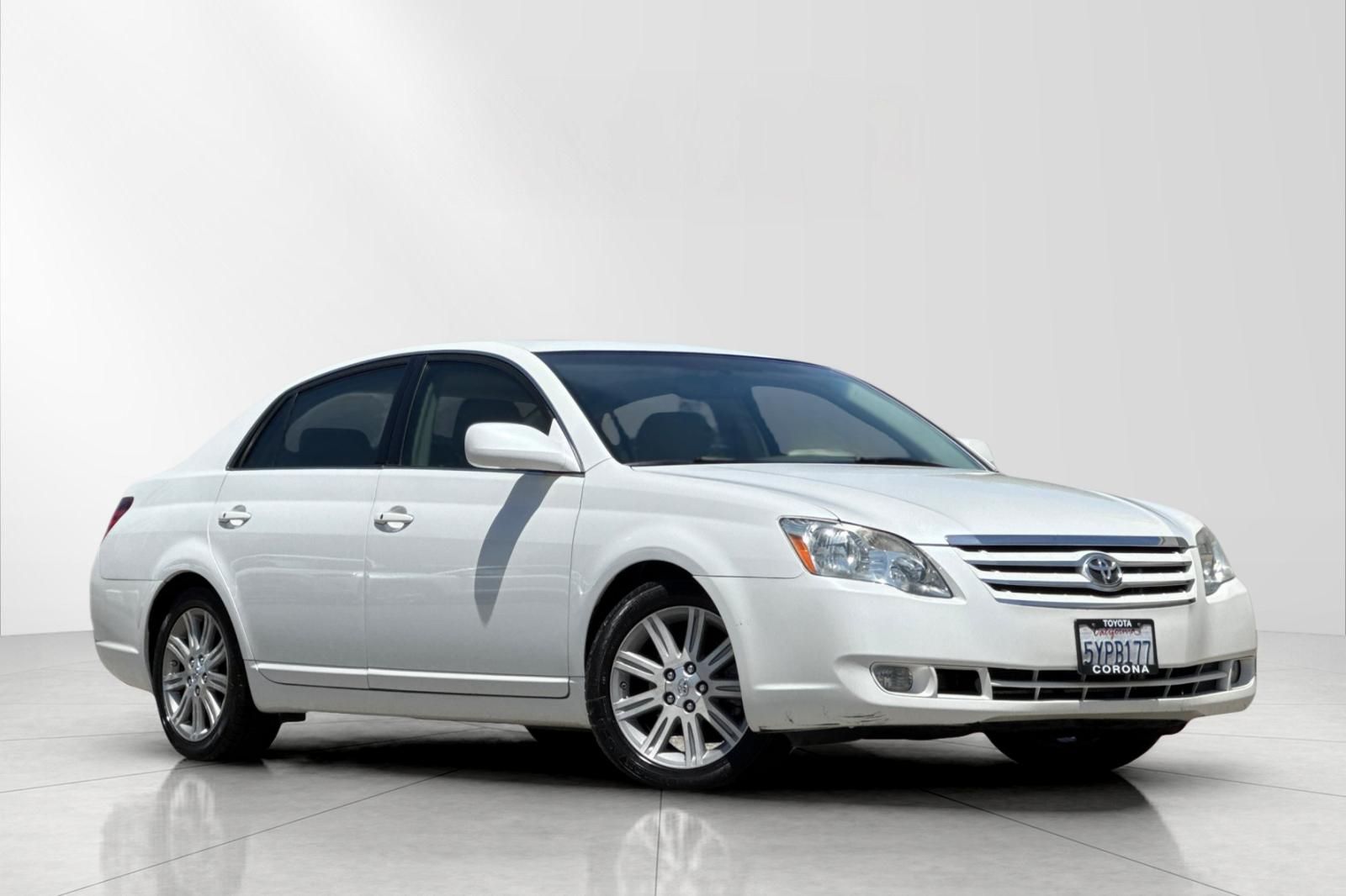 White (Blizzard Pearl) 2007 Toyota Avalon Sedan  5-Speed Automatic Overdrive