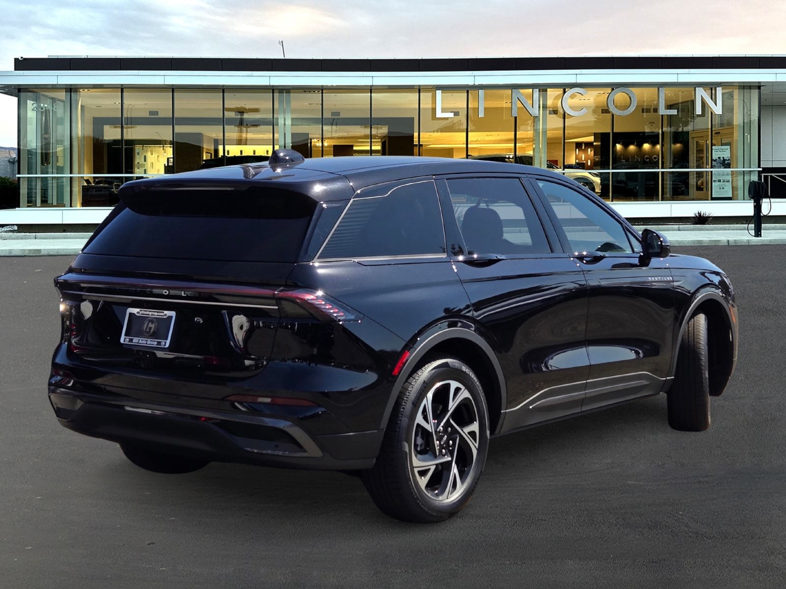 New 2025 Black Lincoln Premiere image 4