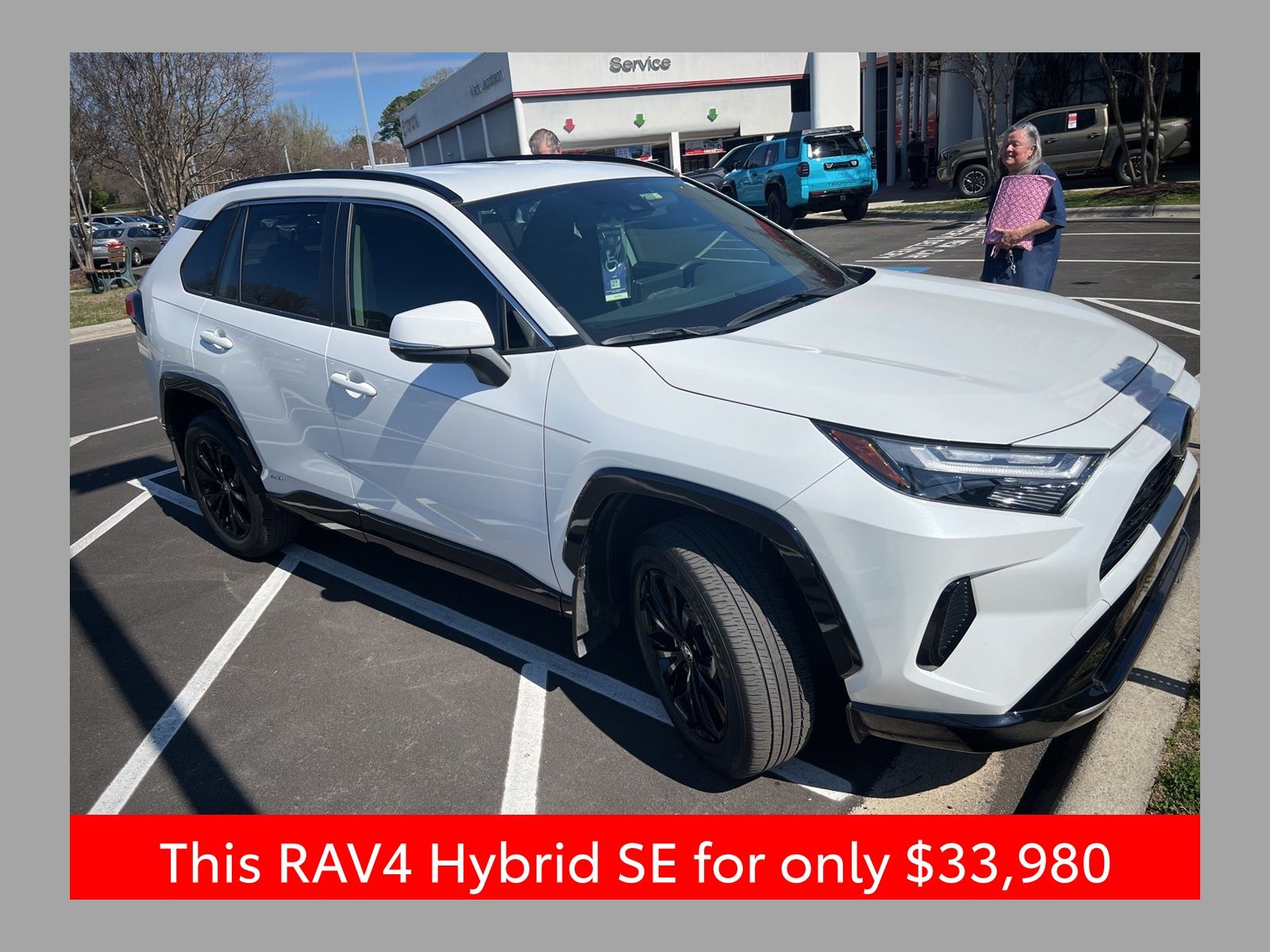 White (Wind Chill Pearl) 2023 Toyota RAV4 Hybrid SE AWD SUV / Crossover All-Wheel Drive Continuously Variable Transmission