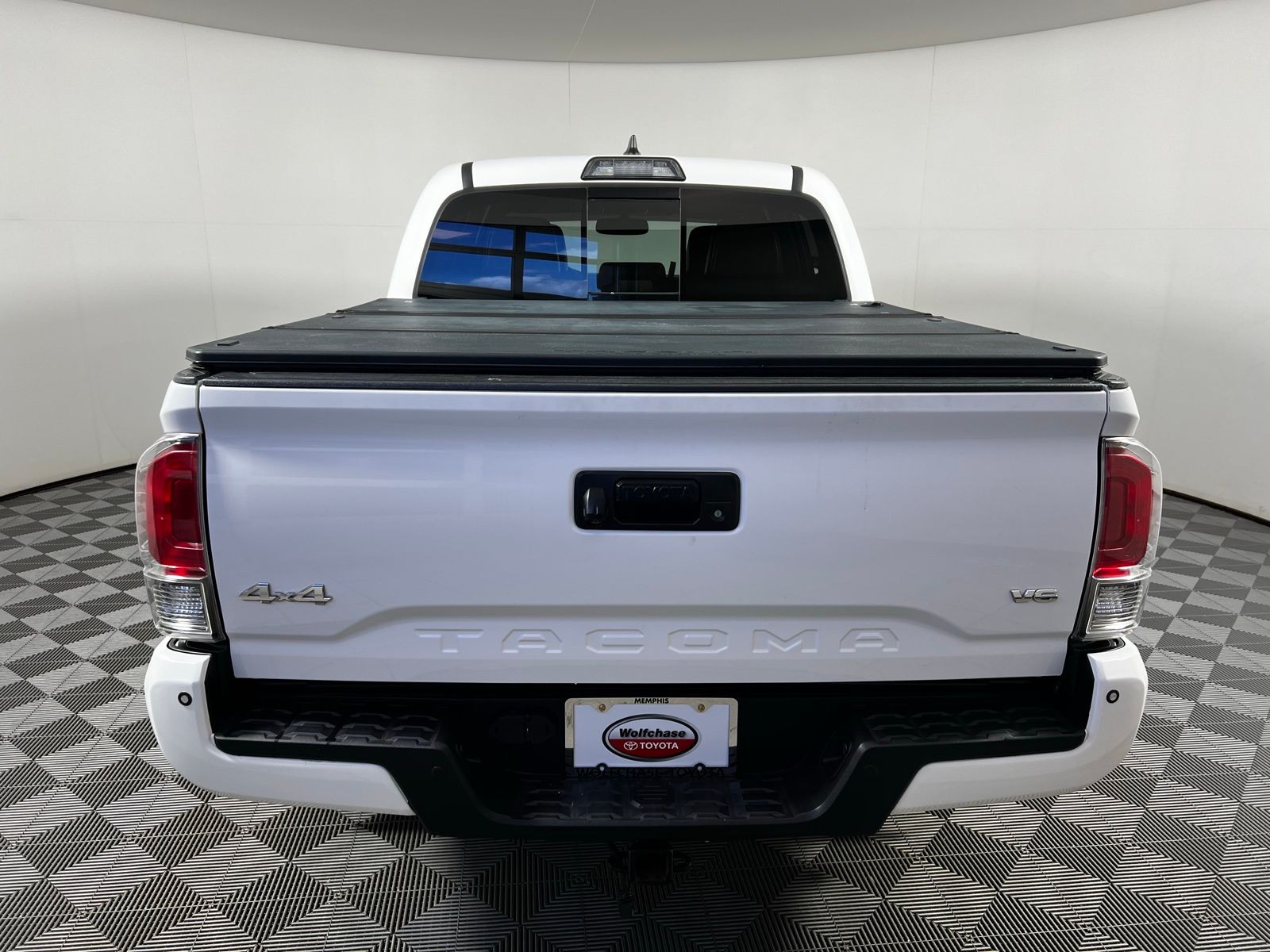 2017 Toyota Tacoma Limited 6
