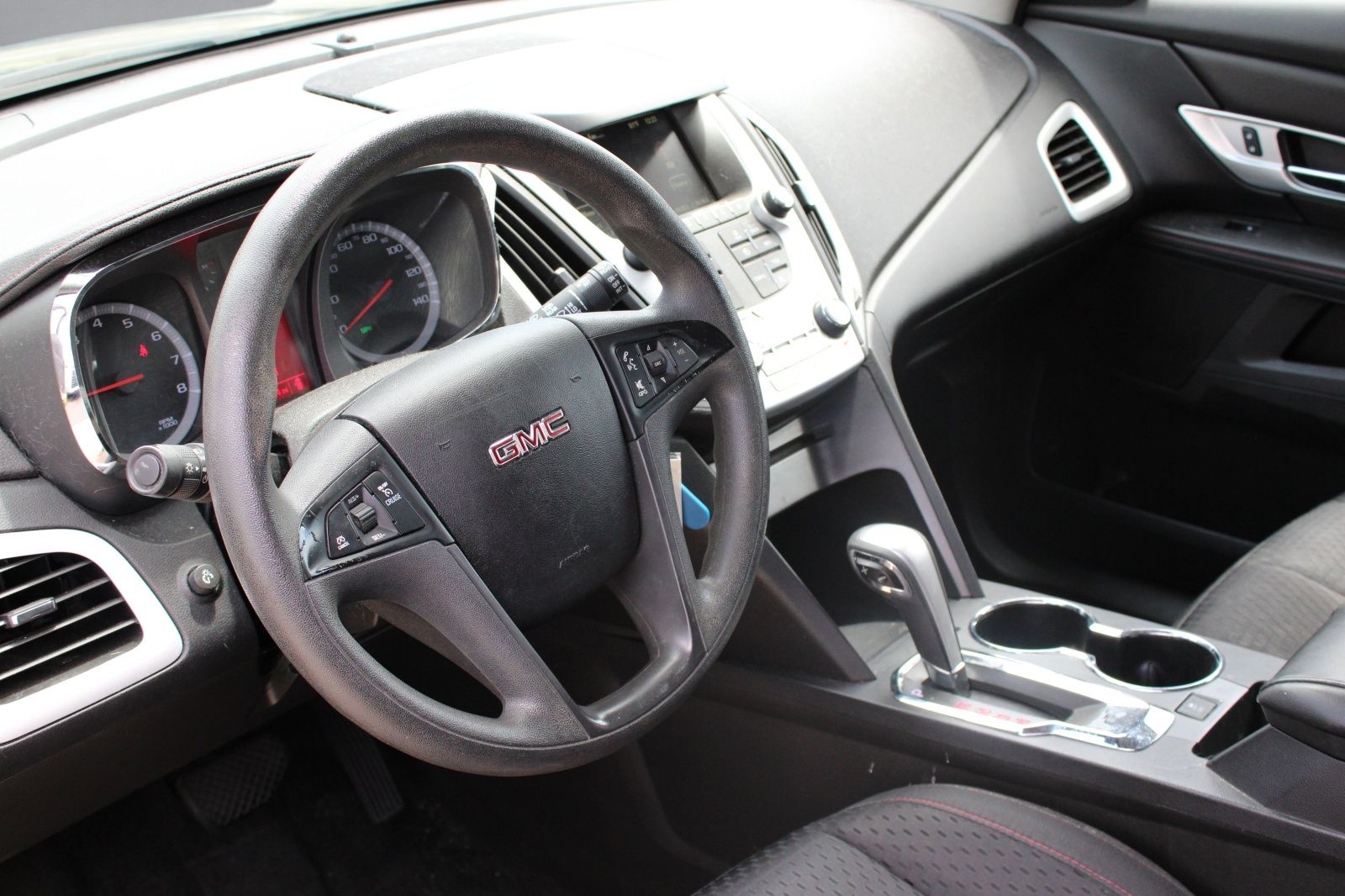 Used 2015 Black GMC SLE-1 image 3