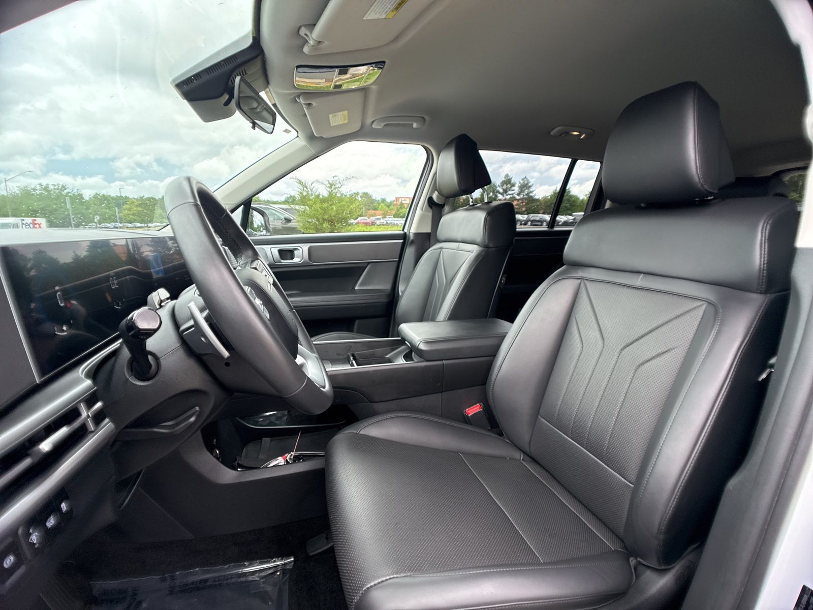 Used 2024 White Hyundai SEL image 10
