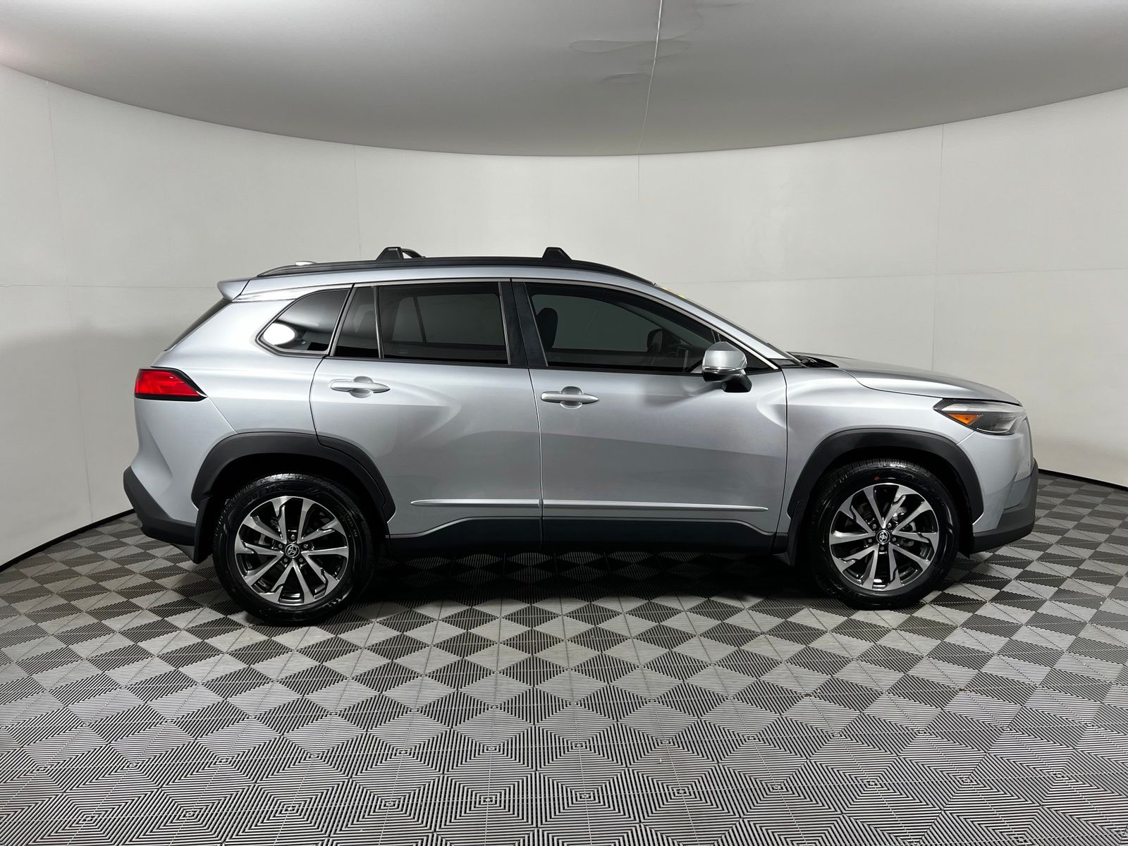 Thumbnail: 2023 Toyota Corolla Cross - 4