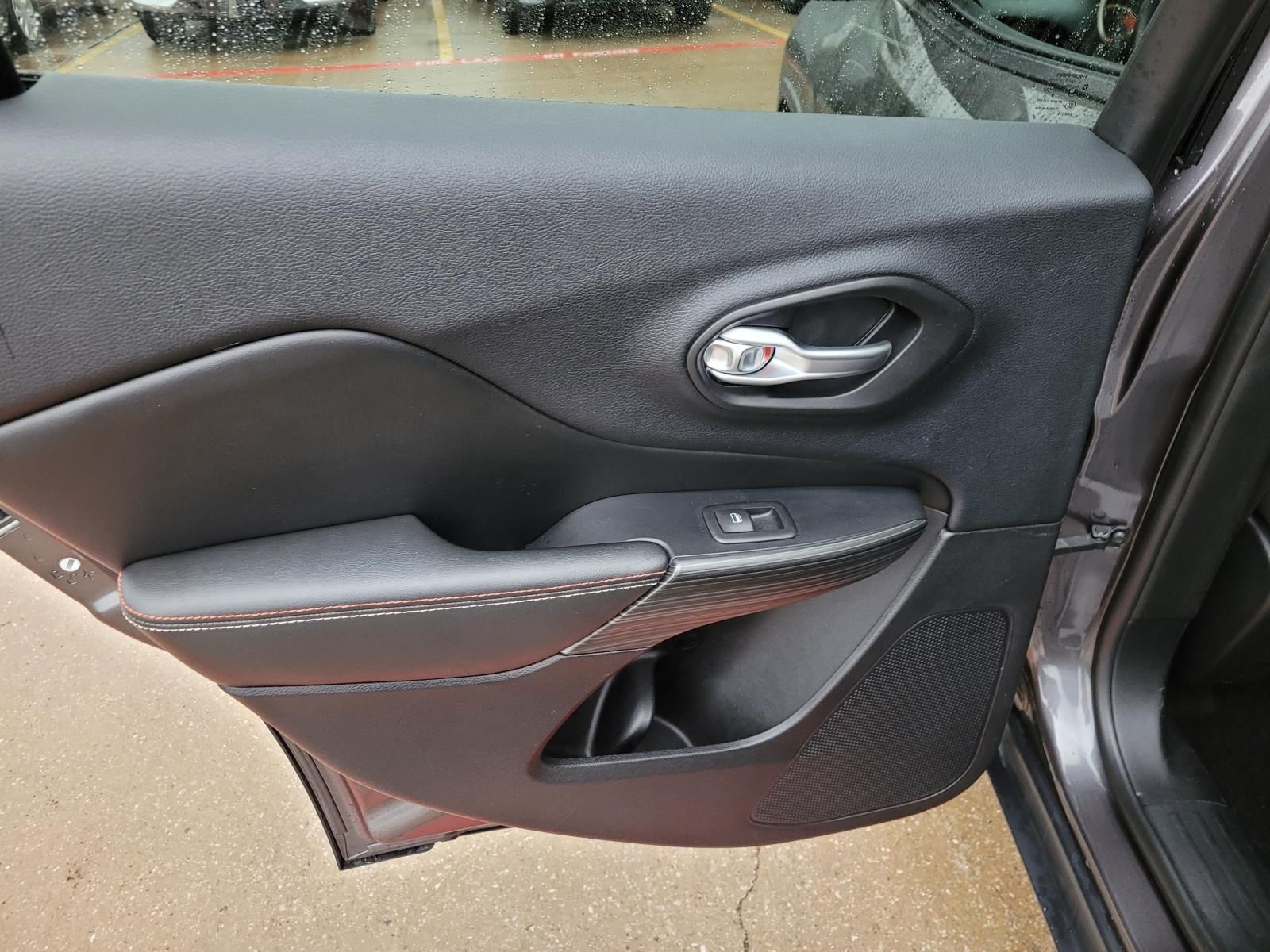 used 2016 Jeep Cherokee car, priced at $13,900