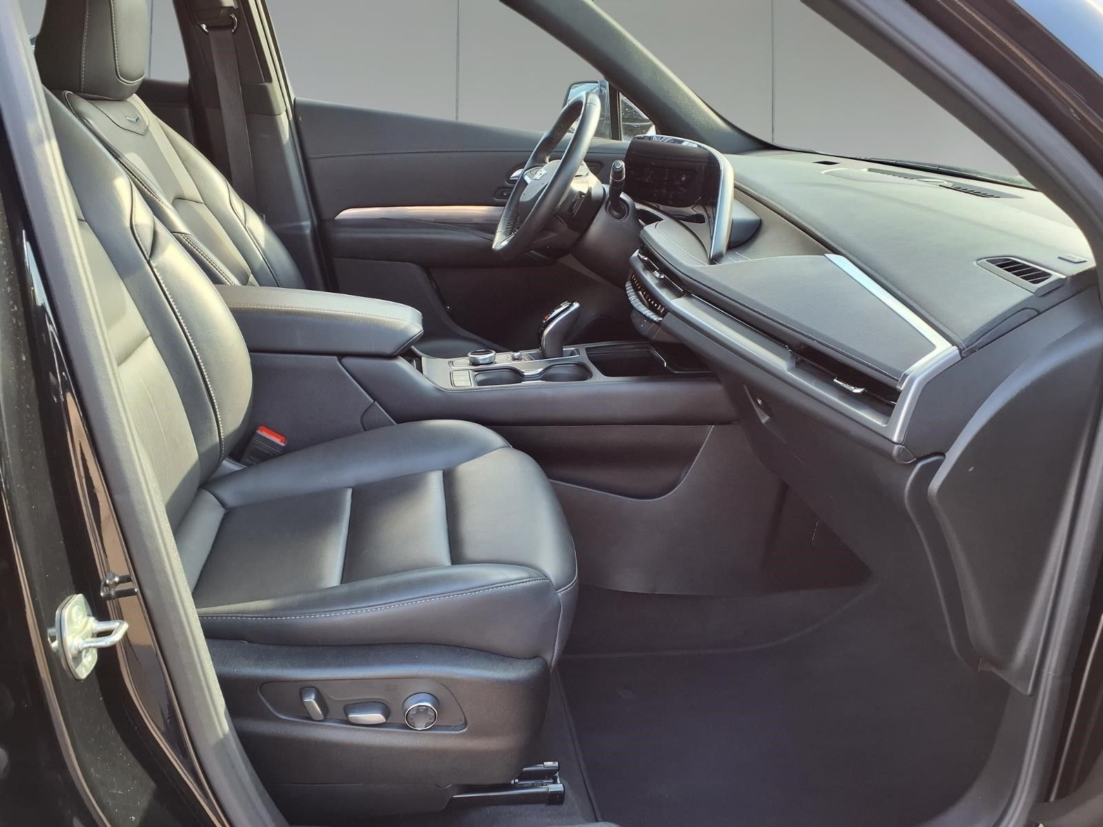 2025 Cadillac XT4 Premium Luxury Black at Bayway Cadillac of The Woodlands