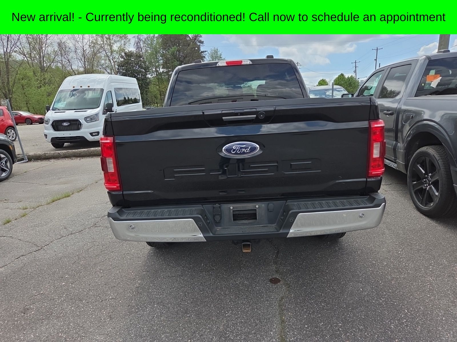 View vehicle photo 7