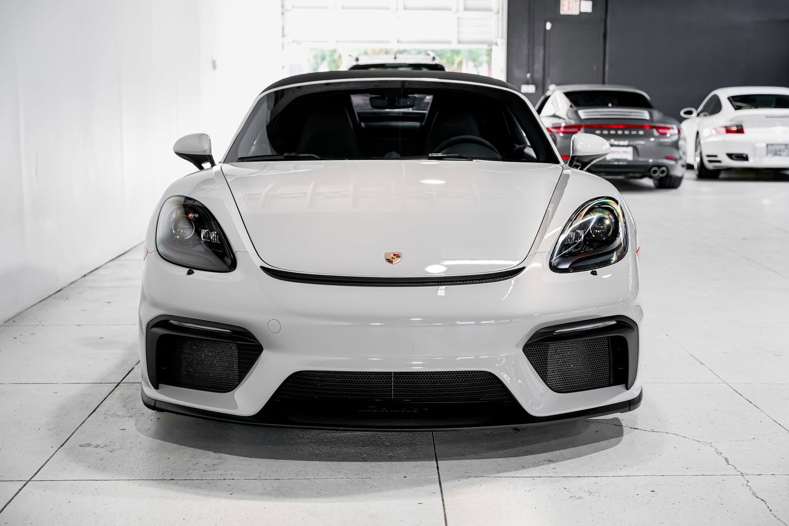 2022 Porsche 718 Spyder Base — photo 5