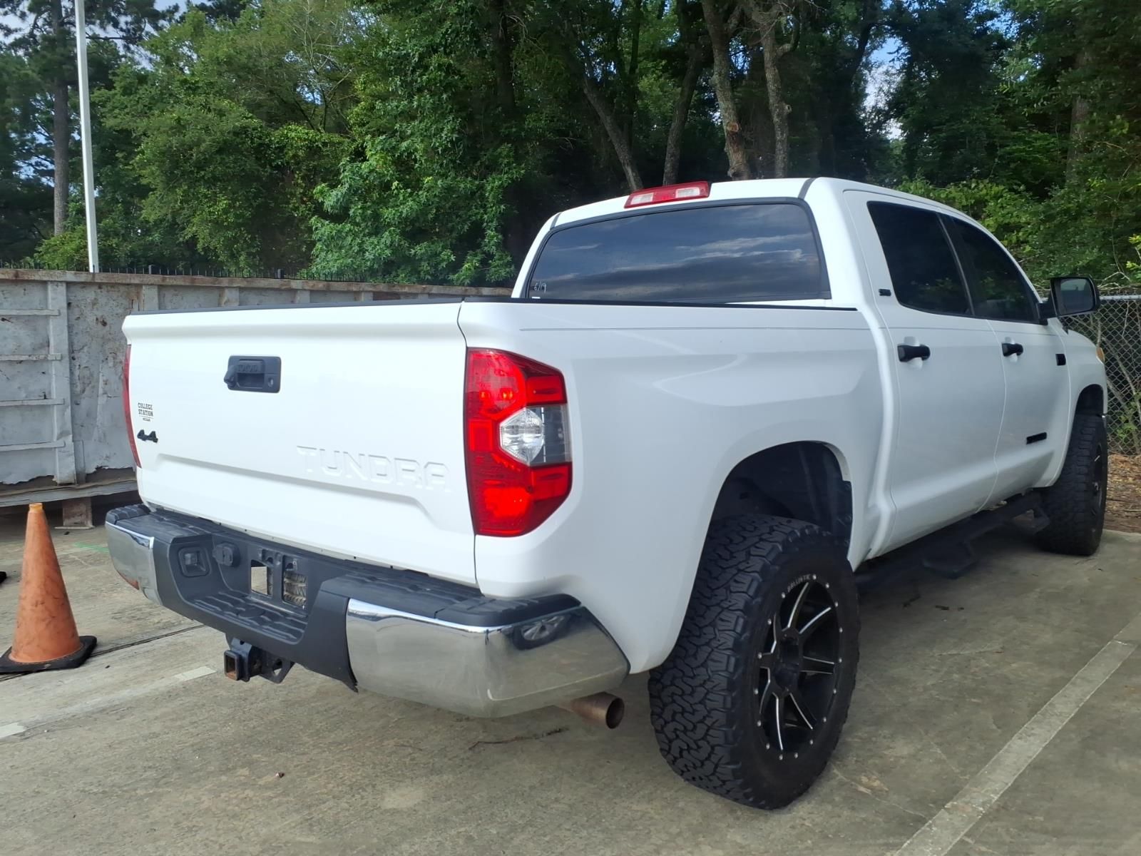 2016 Toyota Tundra SR5 White at Gullo Toyota