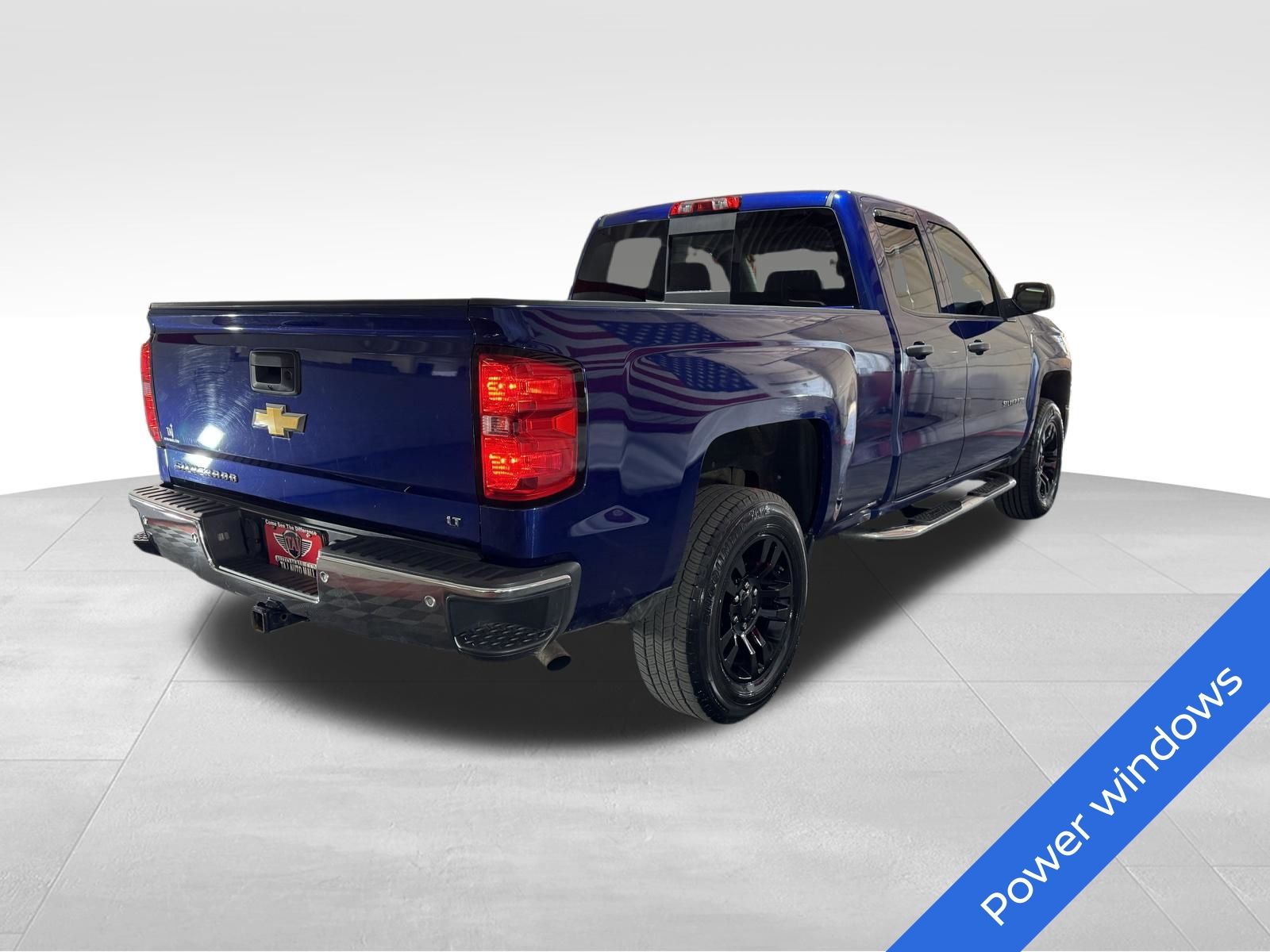 View vehicle photo 4