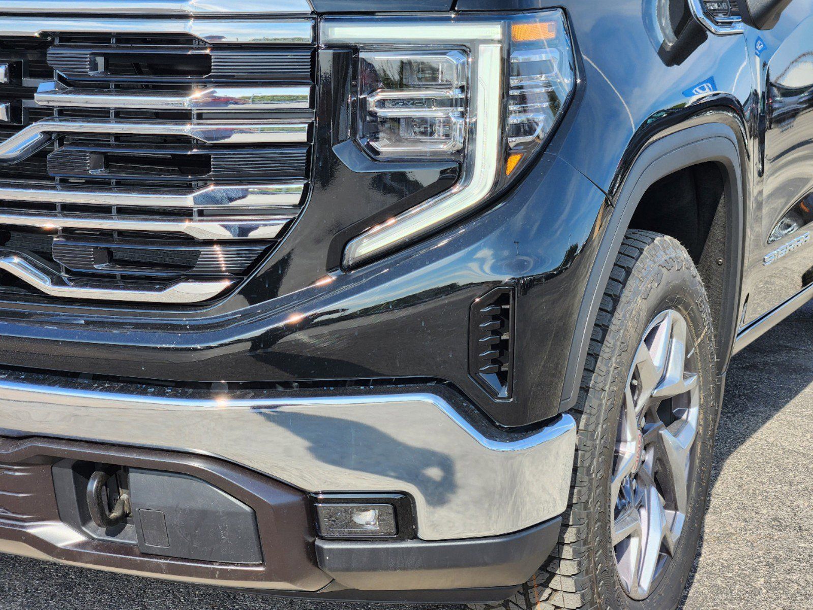 2025 GMC Sierra 1500 SLT 9