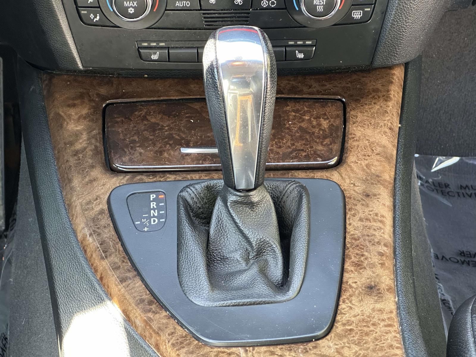 Used 2009 Silver BMW 335i xDrive image 18