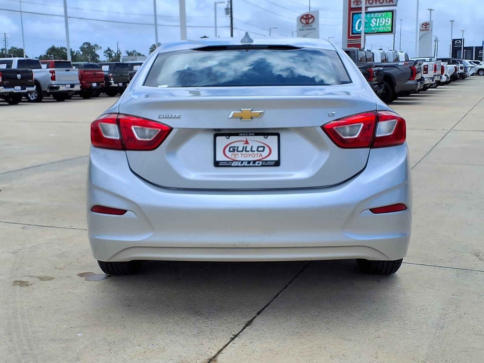 2019 Chevrolet Cruze LT Silver at Community Honda
