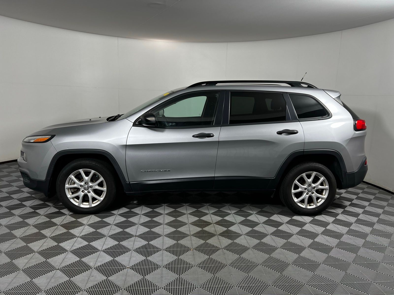2017 Jeep Cherokee Sport 7