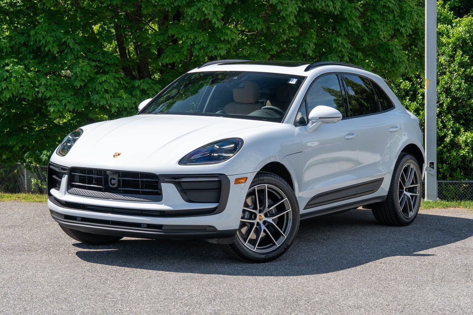 Carrara White Metallic 2026 Porsche Macan SUV / Crossover All-Wheel Drive 7-Speed Automatic