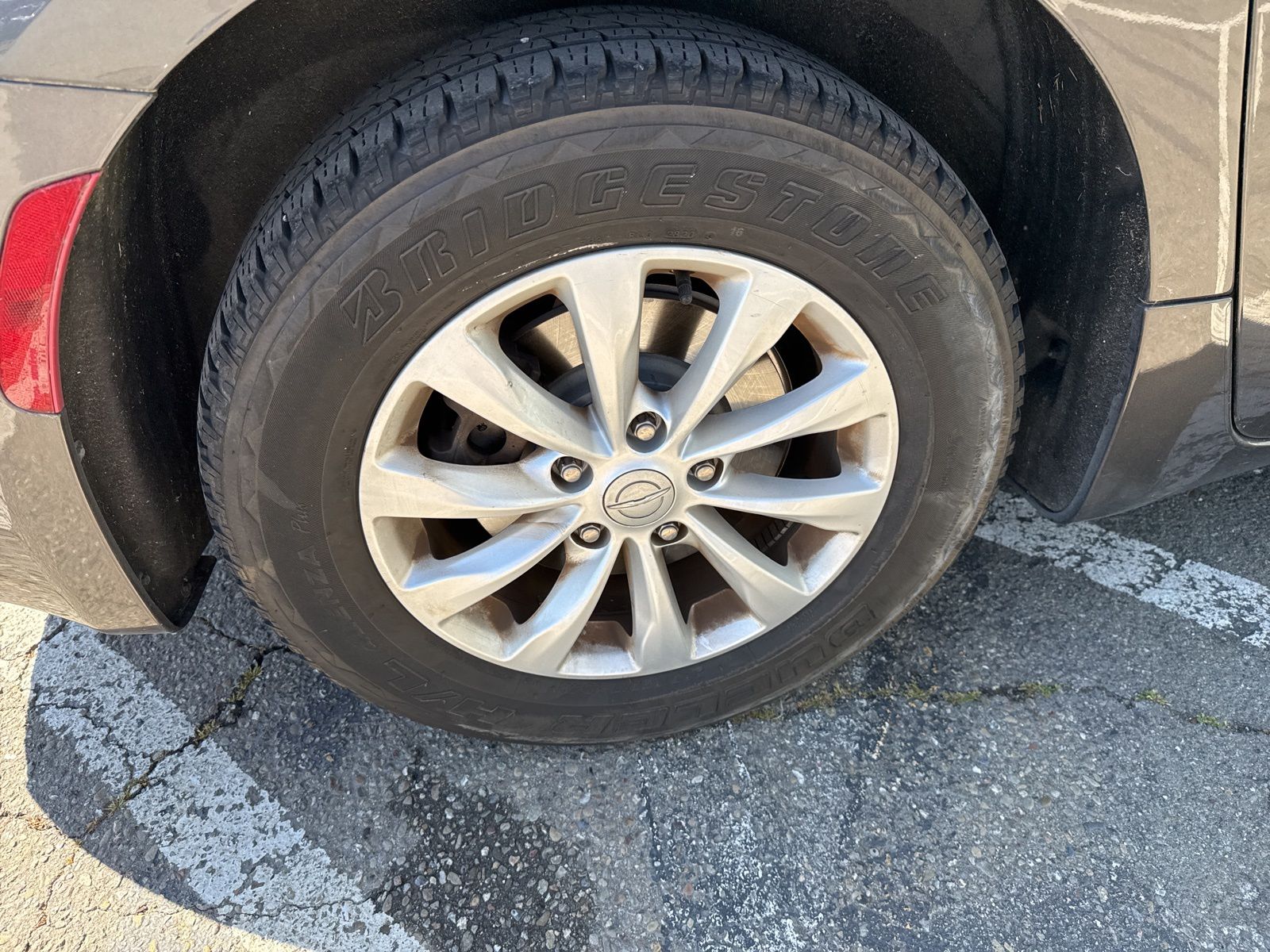 Used 2017 Gray Chrysler Touring L image 18