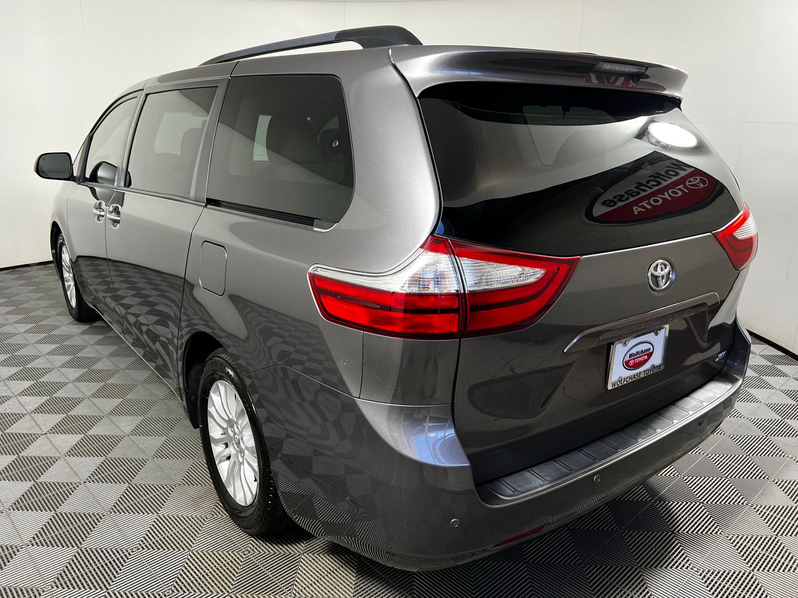 2016 Toyota Sienna XLE 7