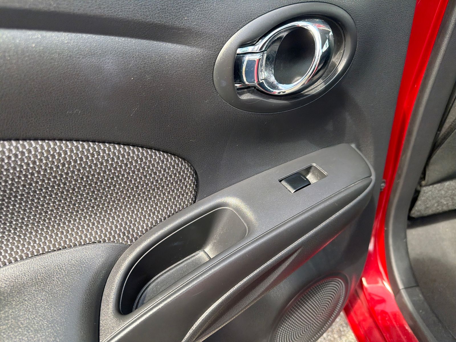 Used 2015 Nissan Versa 1.6 SV 4D Sedan