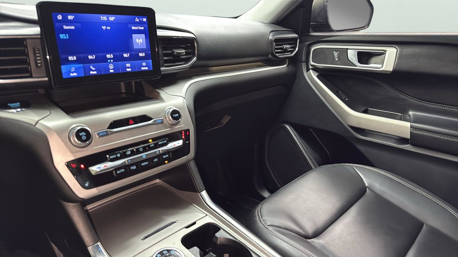 Used Car 2022 Ford Explorer  Xlt For Sale Under $30,000 In Austin, Texas