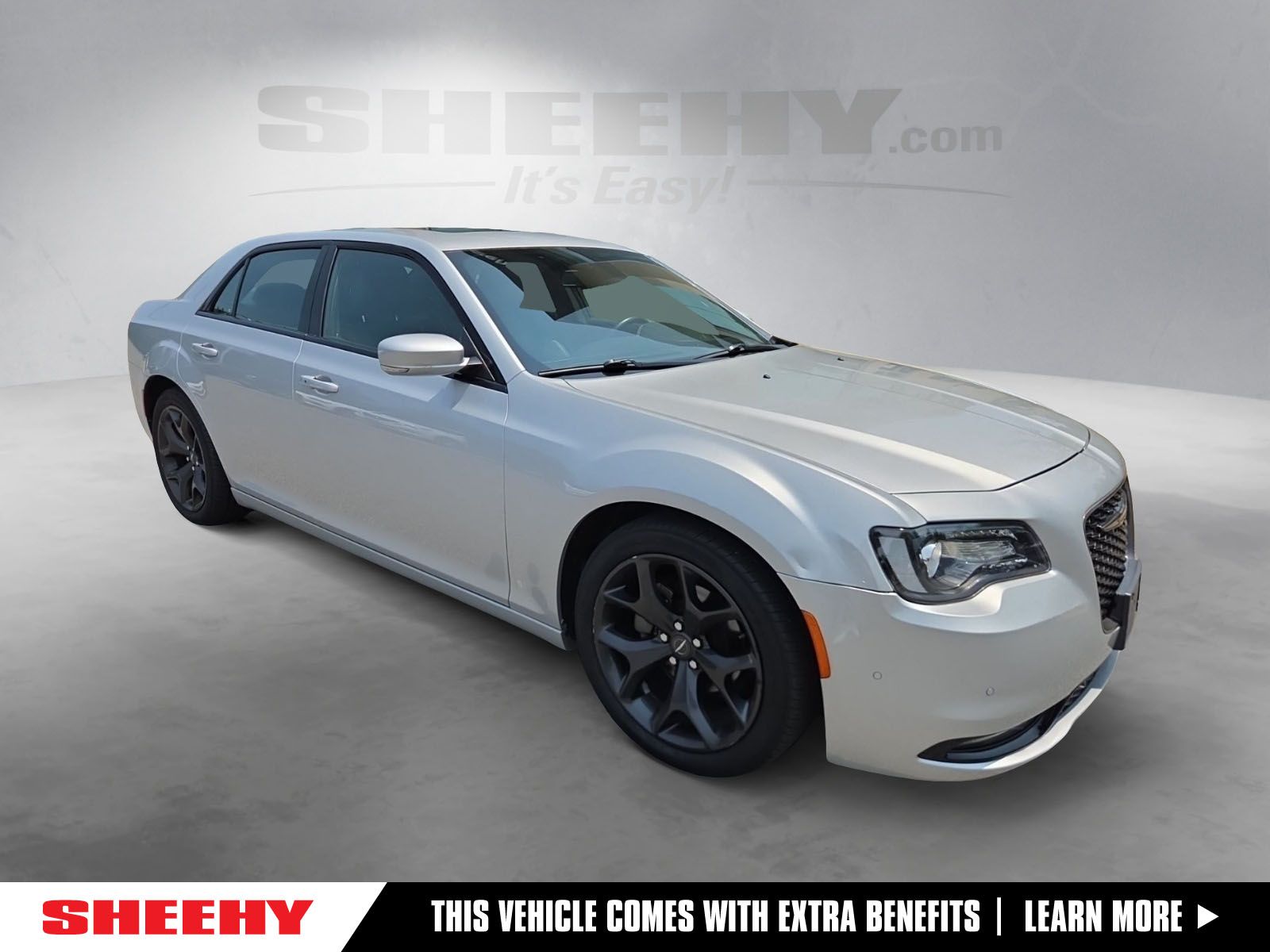 Silver Mist Clearcoat 2021 Chrysler 300 Sedan Rear-Wheel Drive 8-Speed Automatic