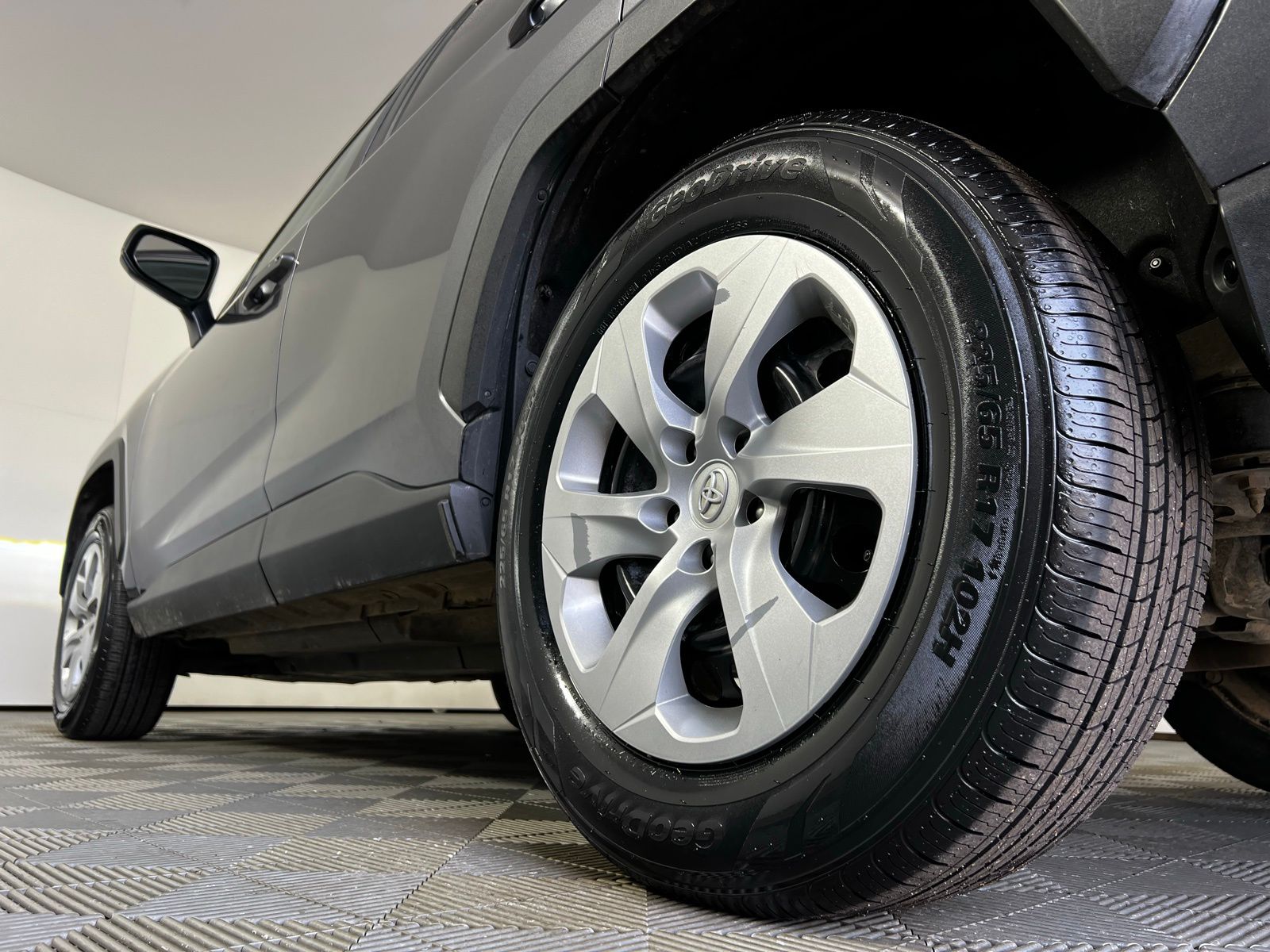 Thumbnail: 2023 Toyota RAV4 - 23