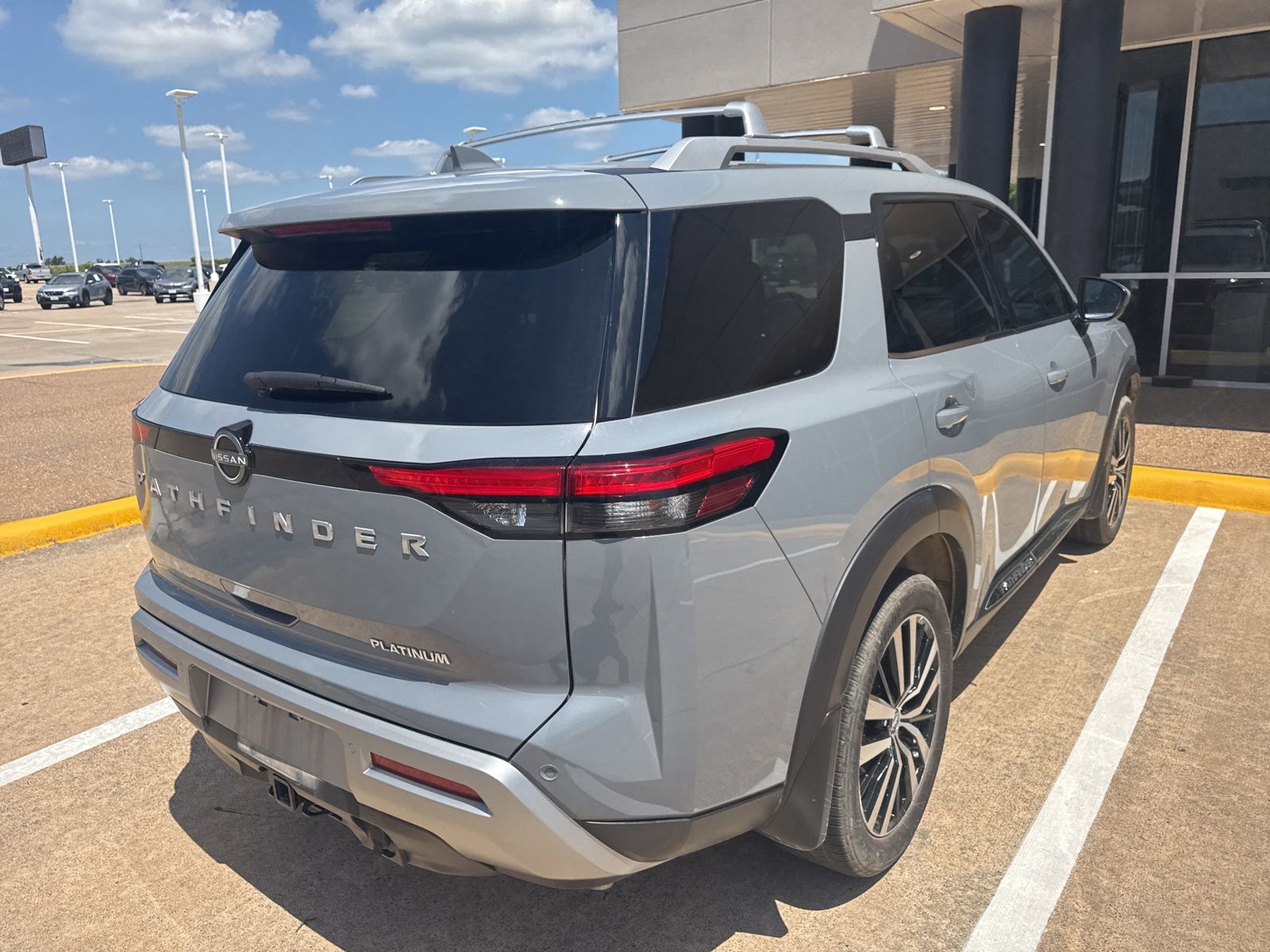 View vehicle photo 7