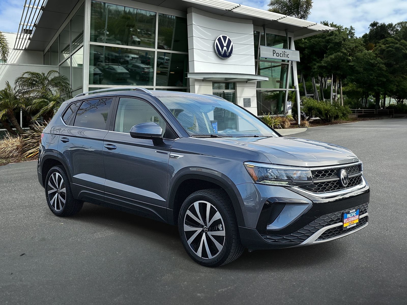 View vehicle photo 3