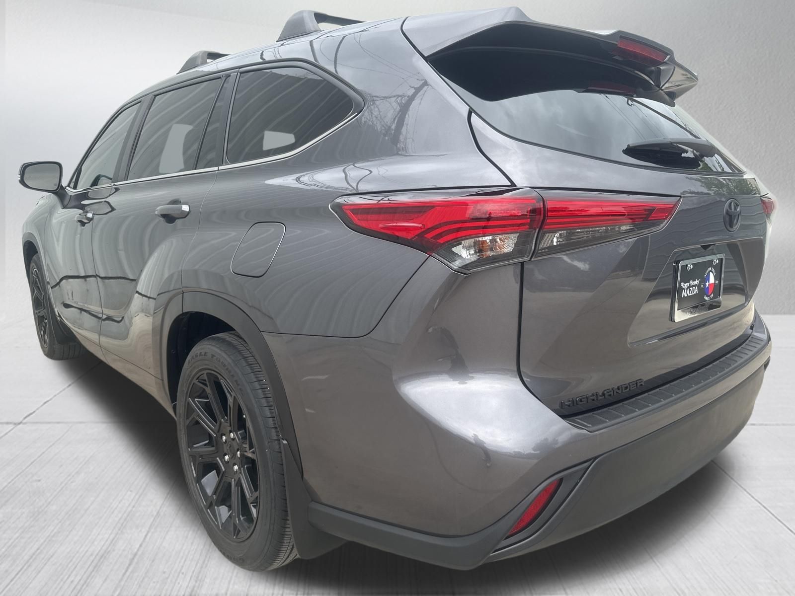 Used Car 2023 Toyota Highlander  Le For Sale Under $35,000 In Austin, Texas