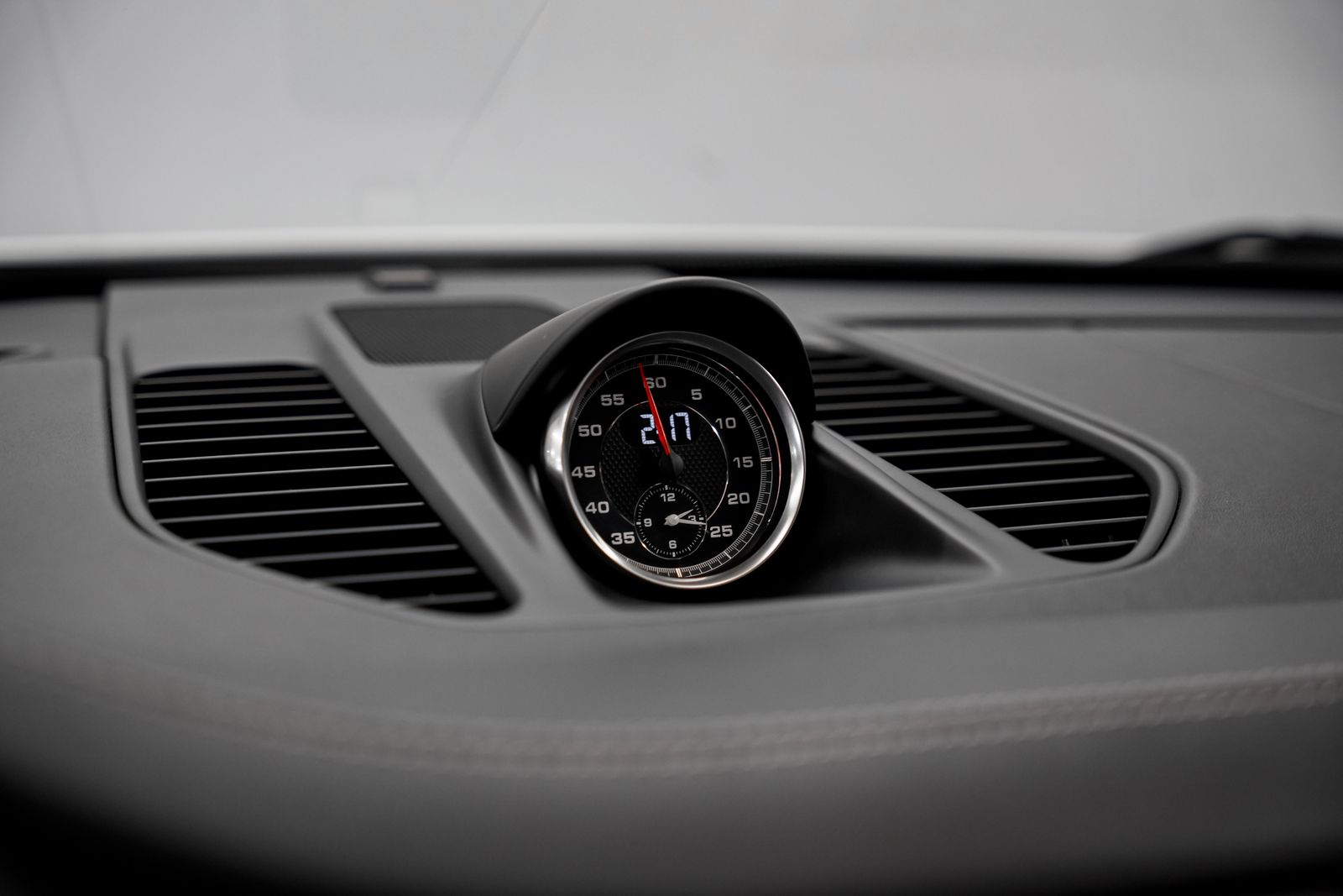 2019 Porsche 911 Targa 4 GTS — photo 12