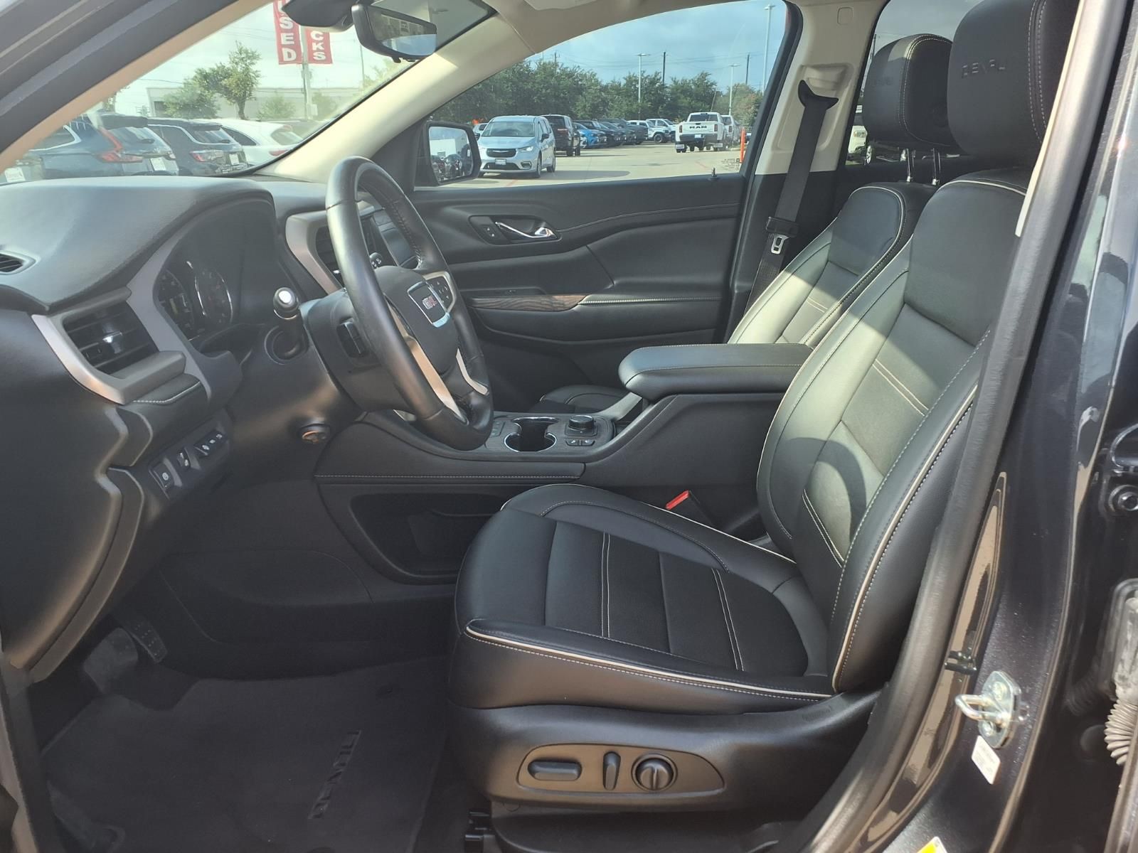 2022 GMC Acadia Denali Green at AutoSavvy Houston Southwest