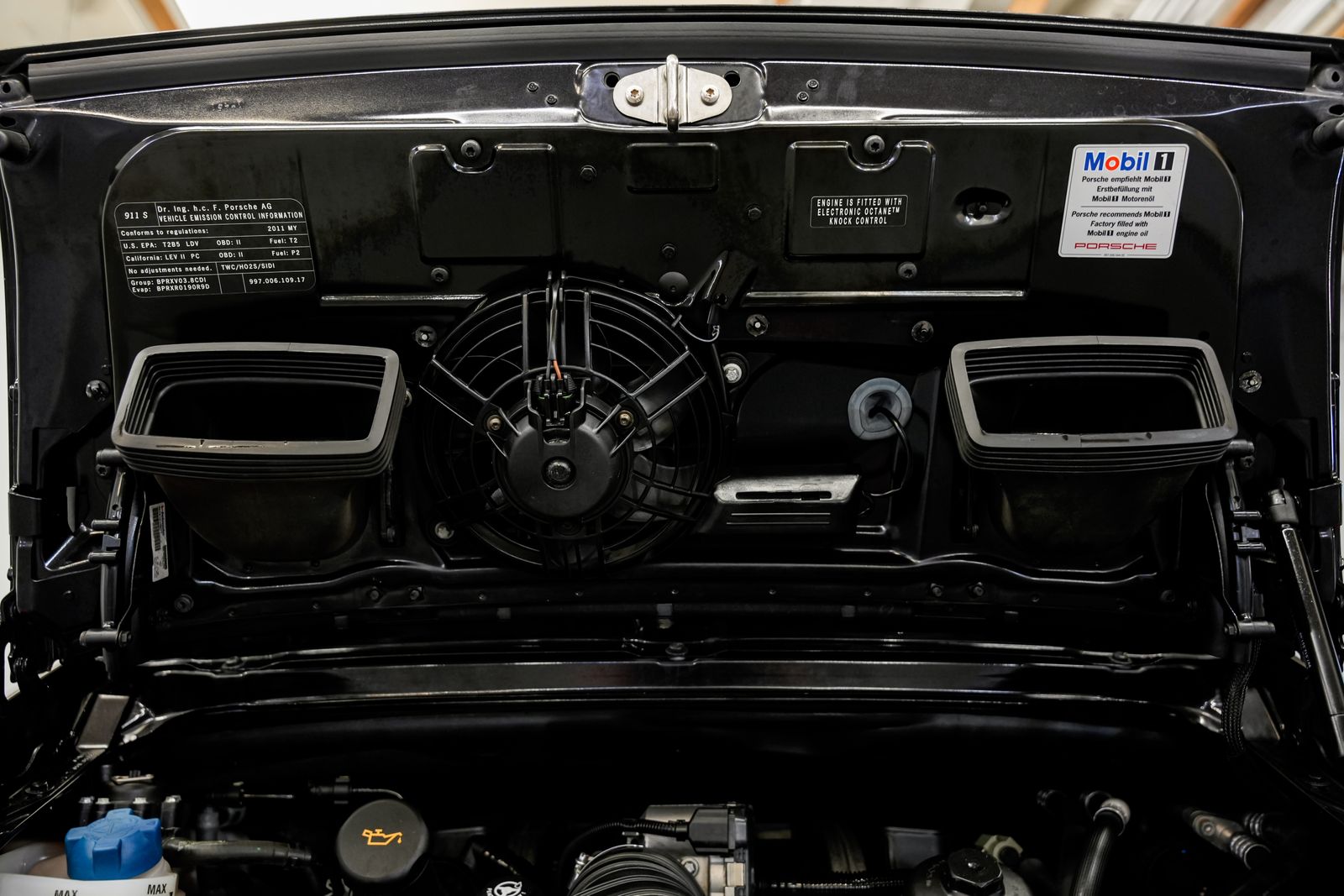 2011 Porsche 911 Carrera S — photo 38
