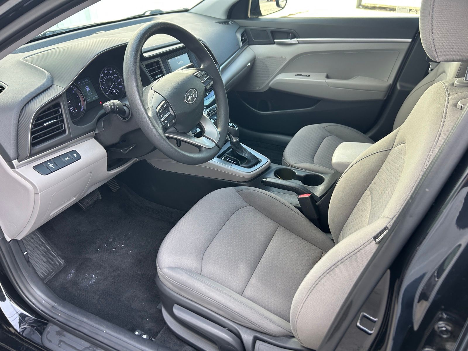 Used Car 2020 Hyundai Elantra  Se For Sale Under $15,000 In Austin, Texas