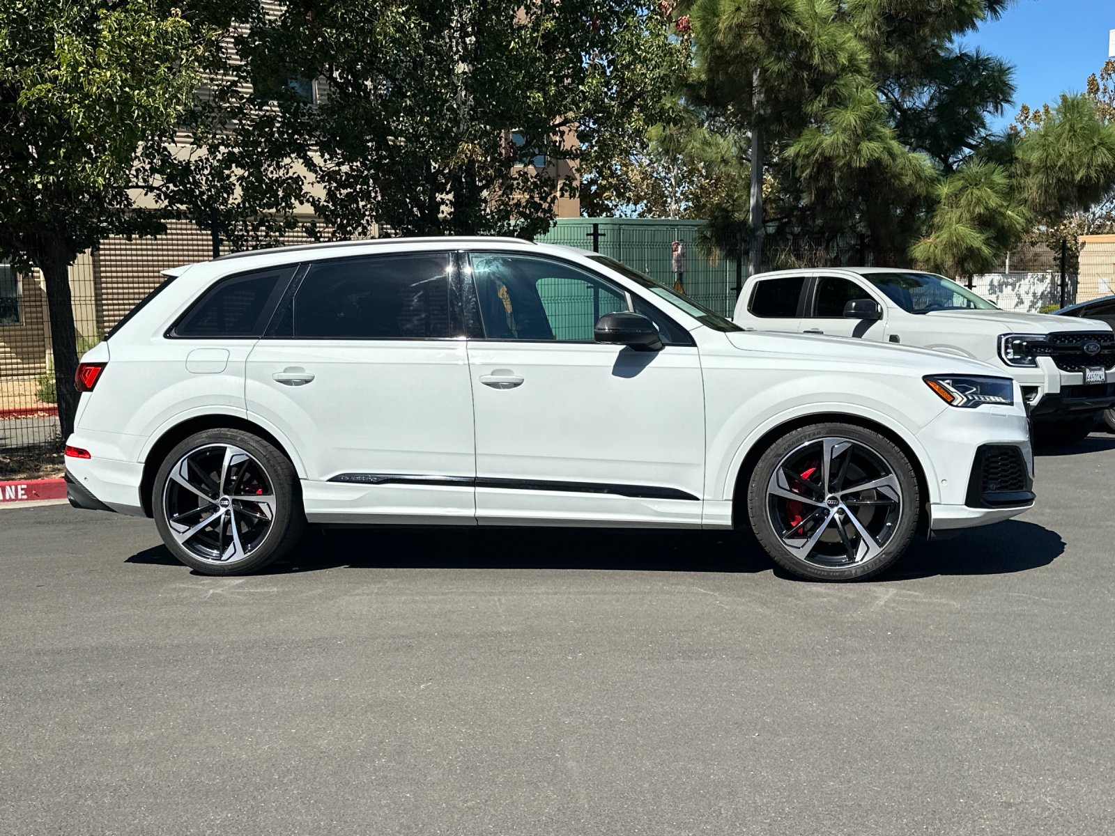 2023 Audi SQ7 Prestige — full photo 7 of 28