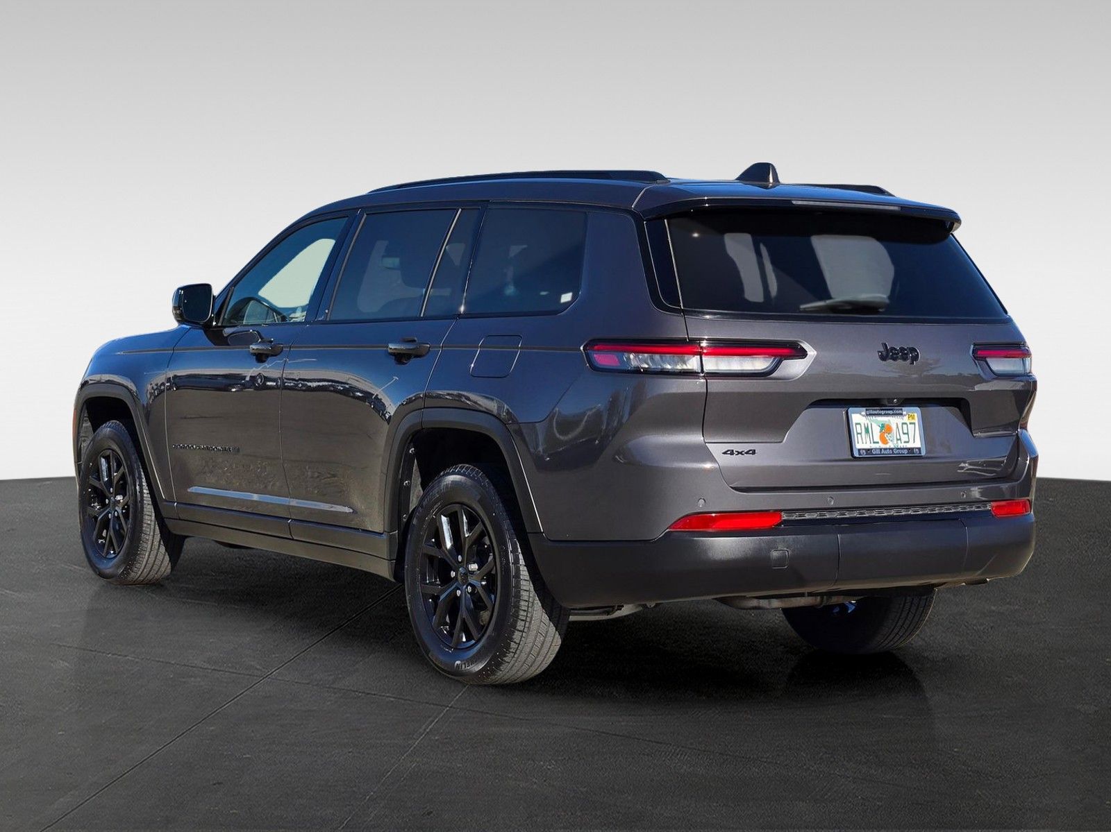 View vehicle photo 4