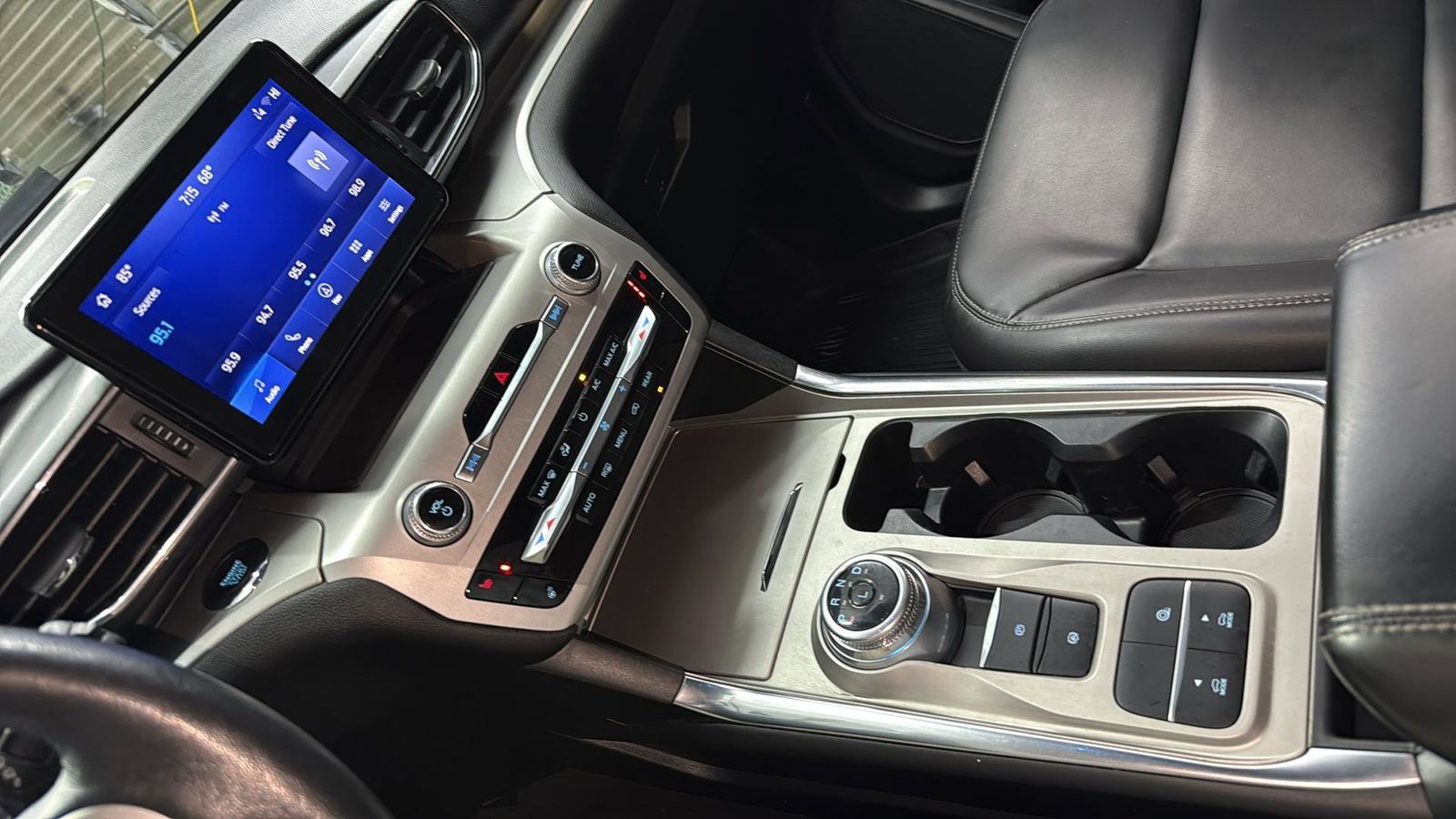 Used Car 2022 Ford Explorer  Xlt For Sale Under $30,000 In Austin, Texas