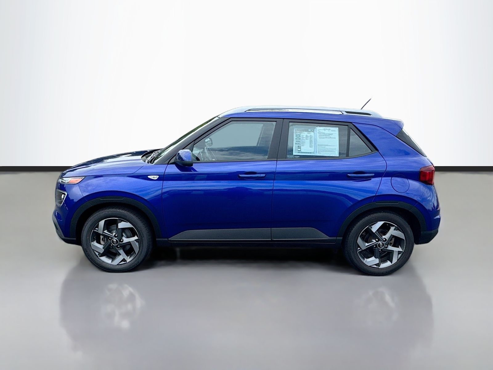 Used 2023 Blue Hyundai Limited image 4