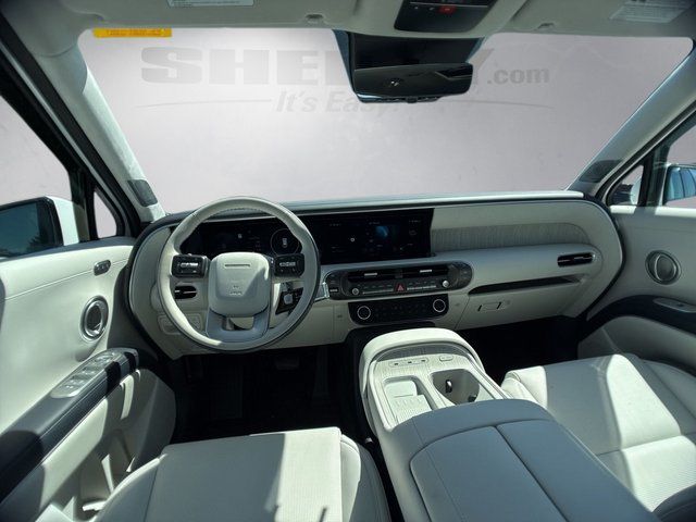 Used 2026 White Hyundai Calligraphy image 3