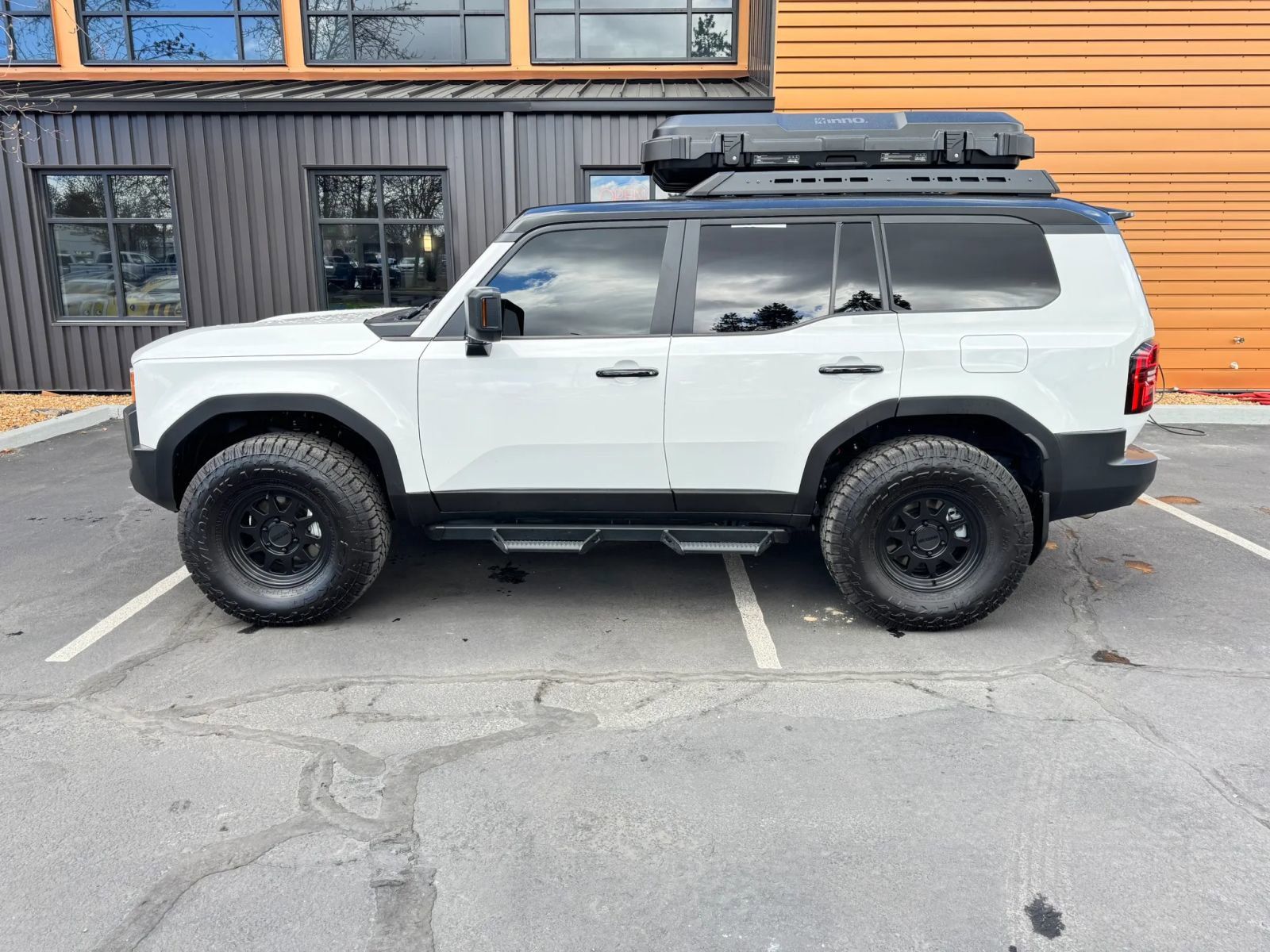 View vehicle photo 2