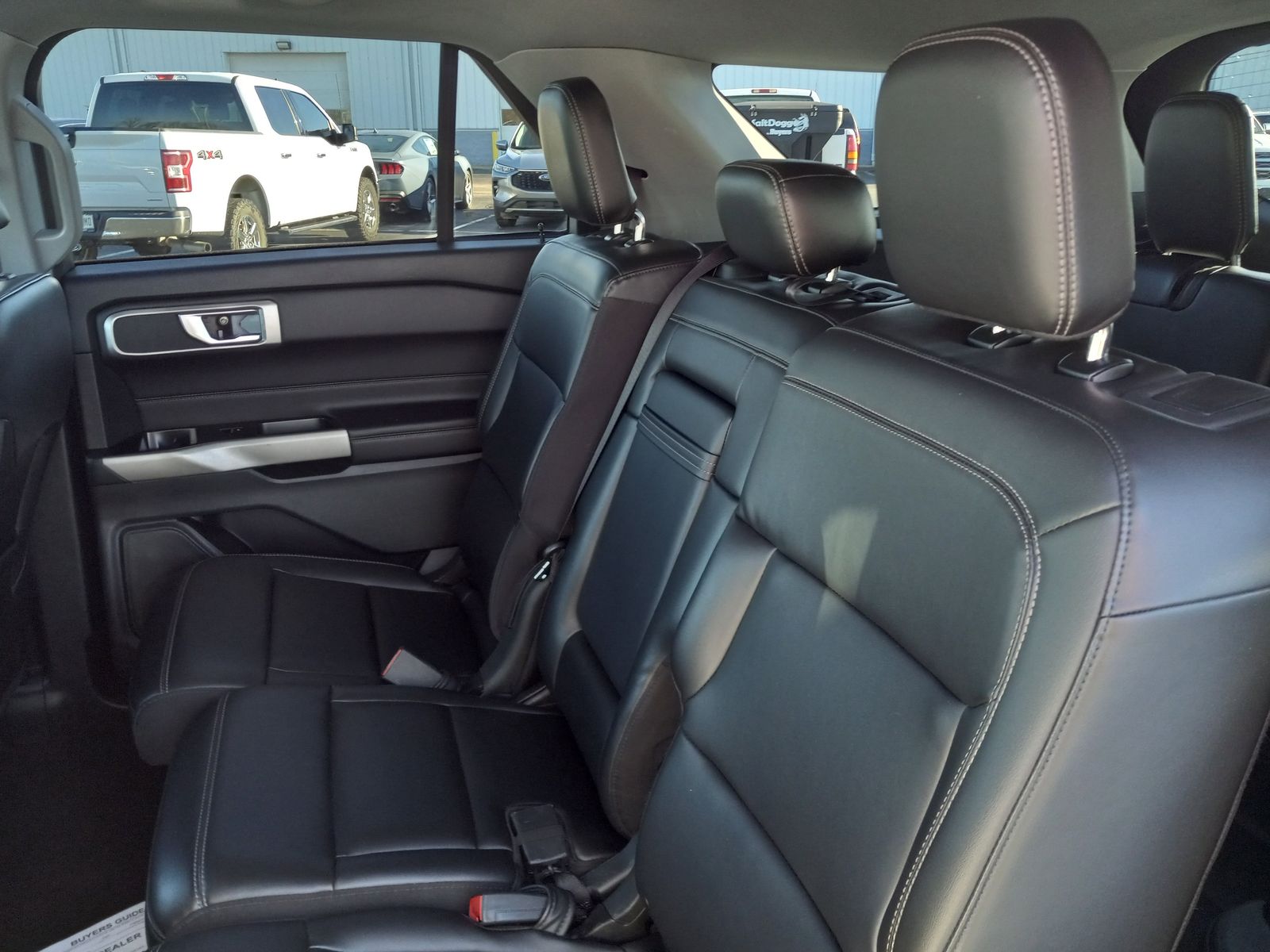 2023 Ford Explorer image 15