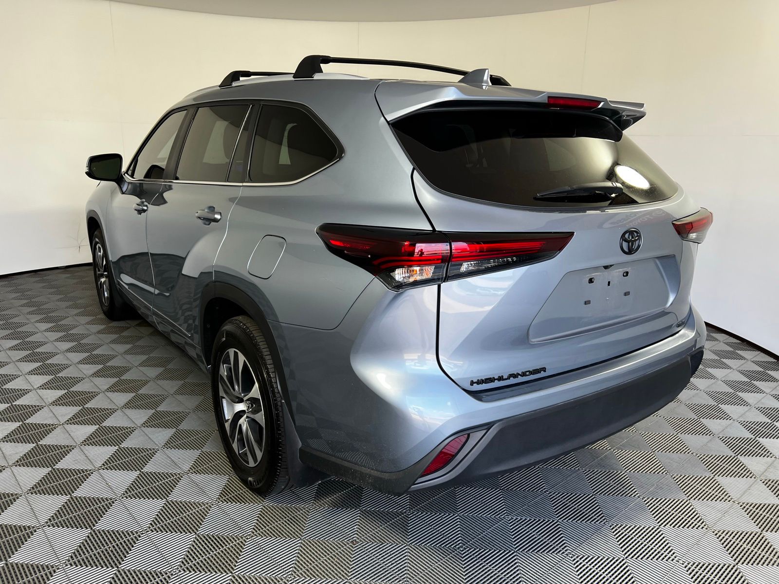 Thumbnail: 2024 Toyota Highlander - 7