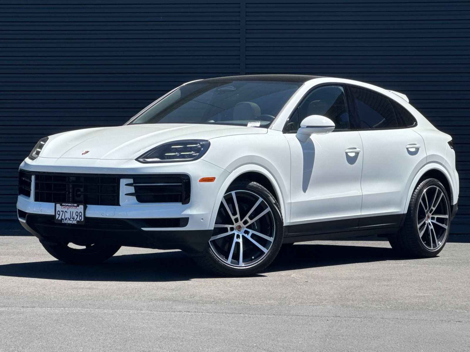 2026 Porsche Cayenne Coupe Base — full photo 1 of 30