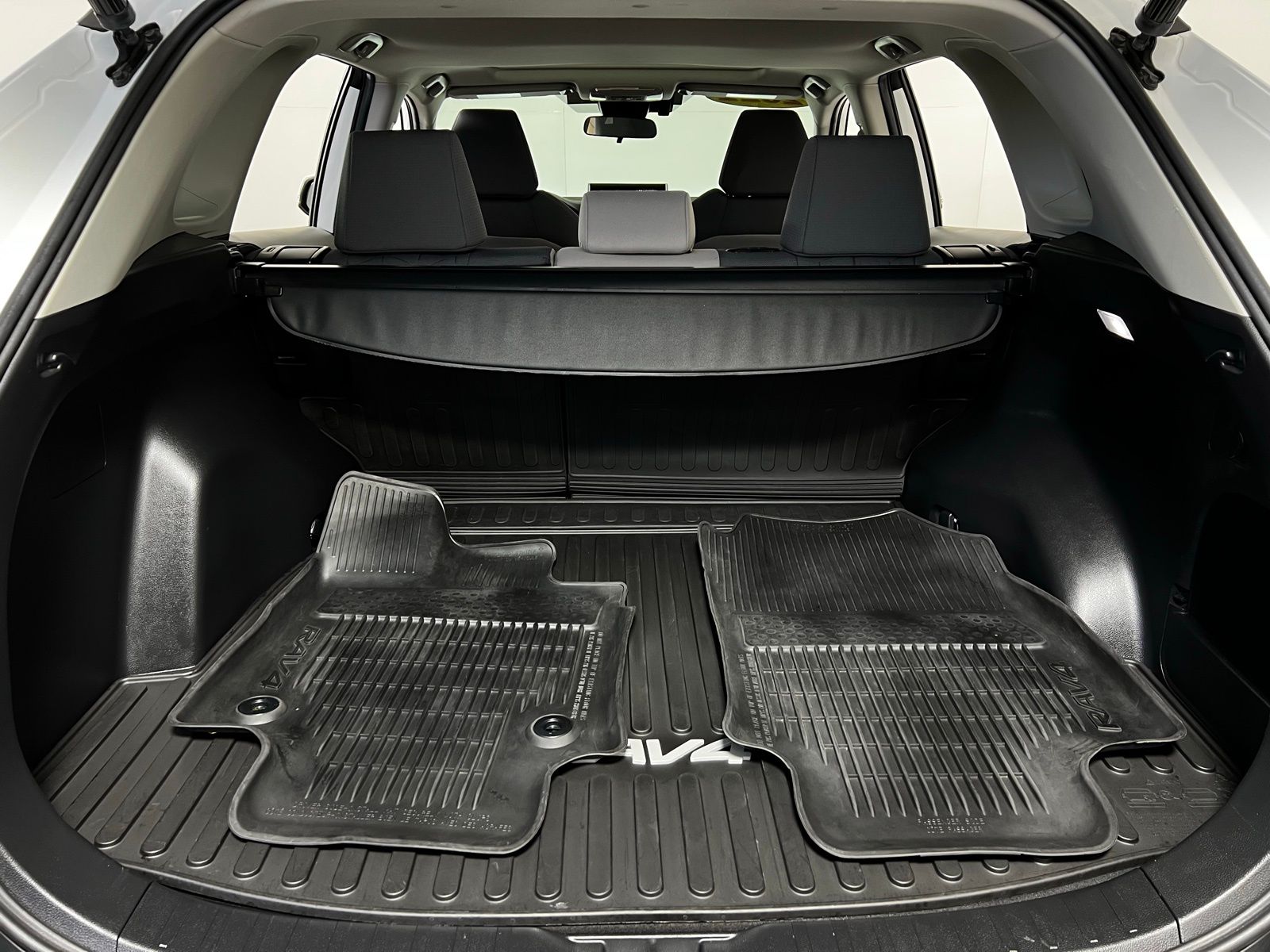 Thumbnail: 2022 Toyota RAV4 - 27