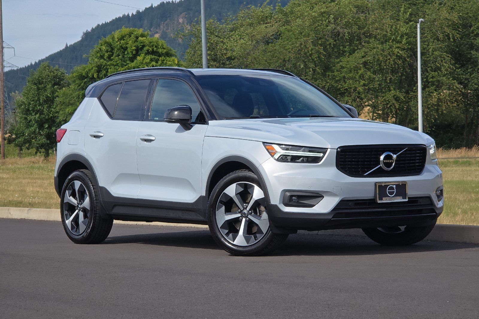 Silver 2020 Volvo XC40 SUV / Crossover All-Wheel Drive Automatic