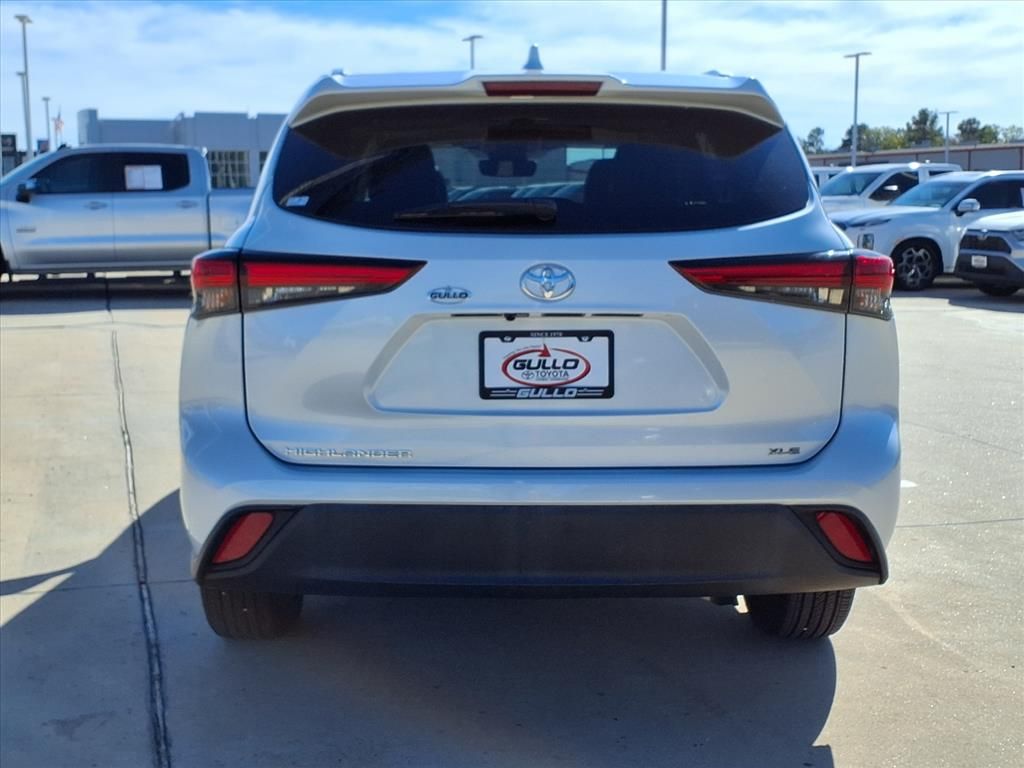 2022 Toyota Highlander XLE White at DeMontrond Mazda