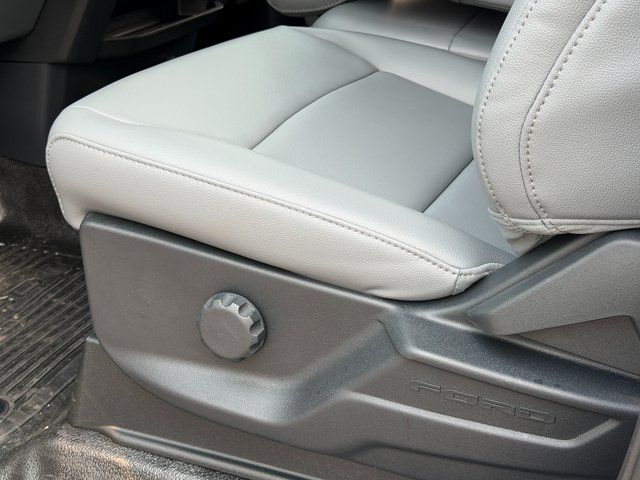 New 2026 Oxford White Ford XL image 21