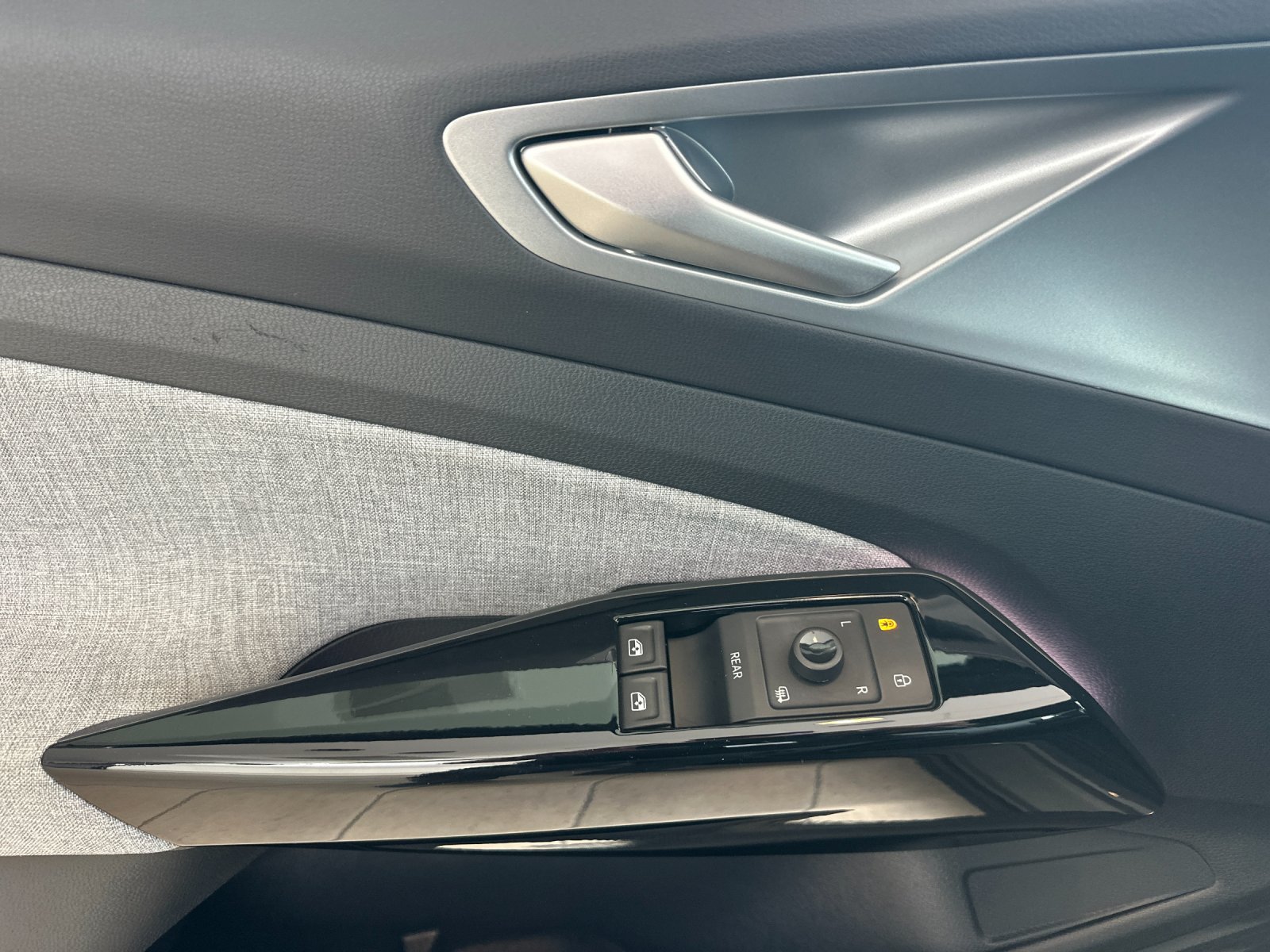 2023 Volkswagen ID.4 Pro — foto completa 11 de 28
